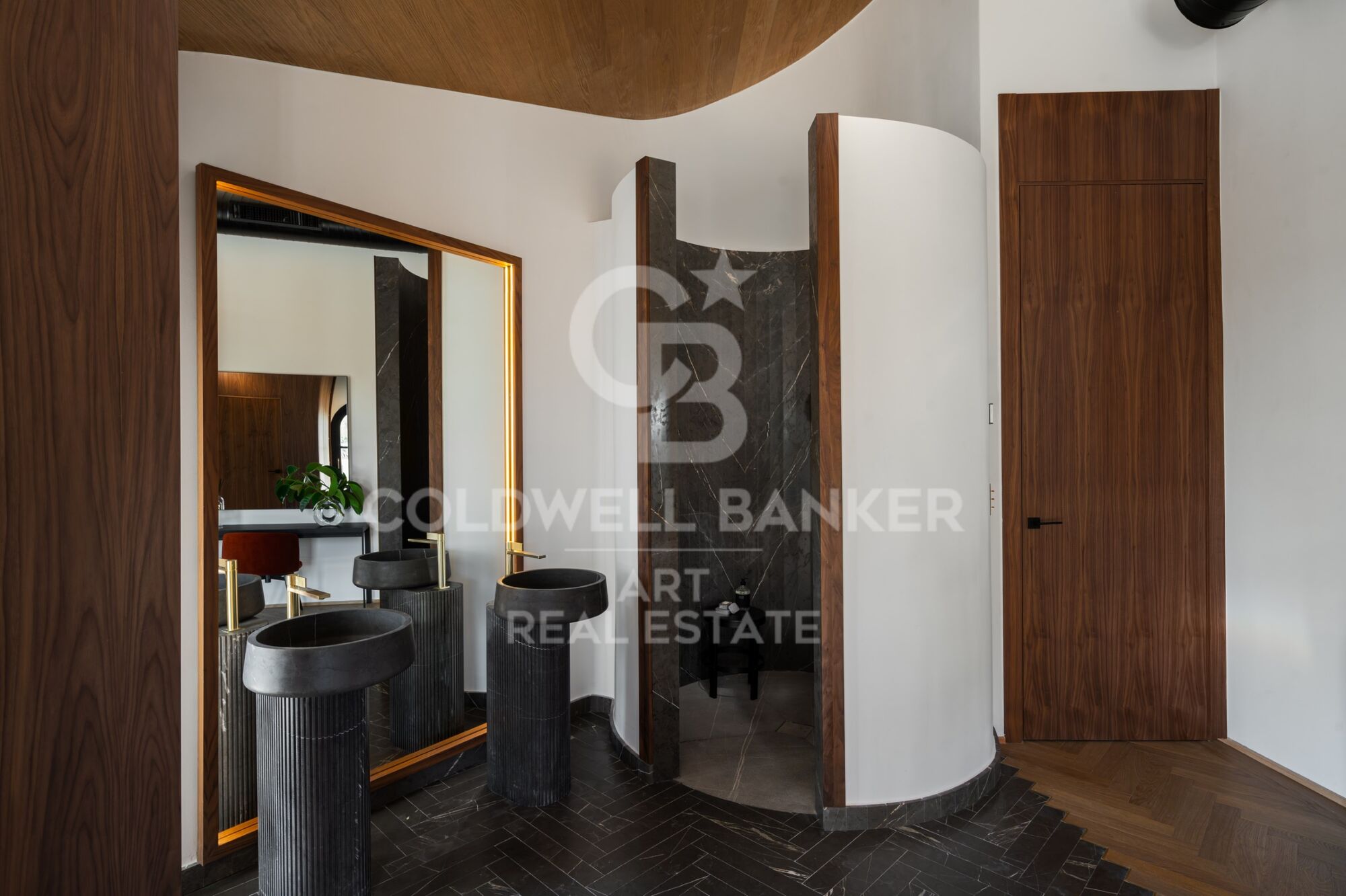 Preciosa villa con vistas abiertas al mar y al golf- Marbella