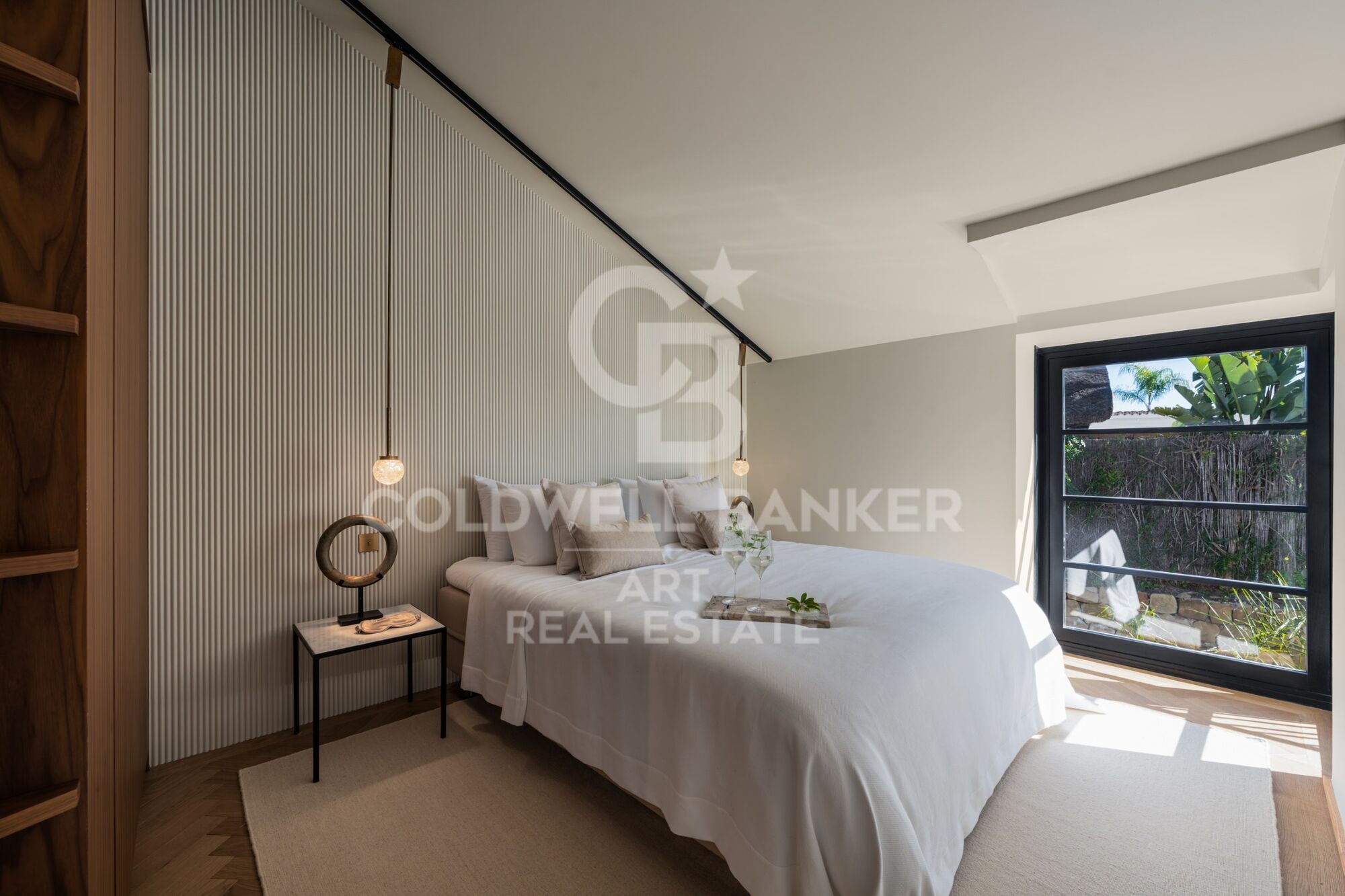 Preciosa villa con vistas abiertas al mar y al golf- Marbella