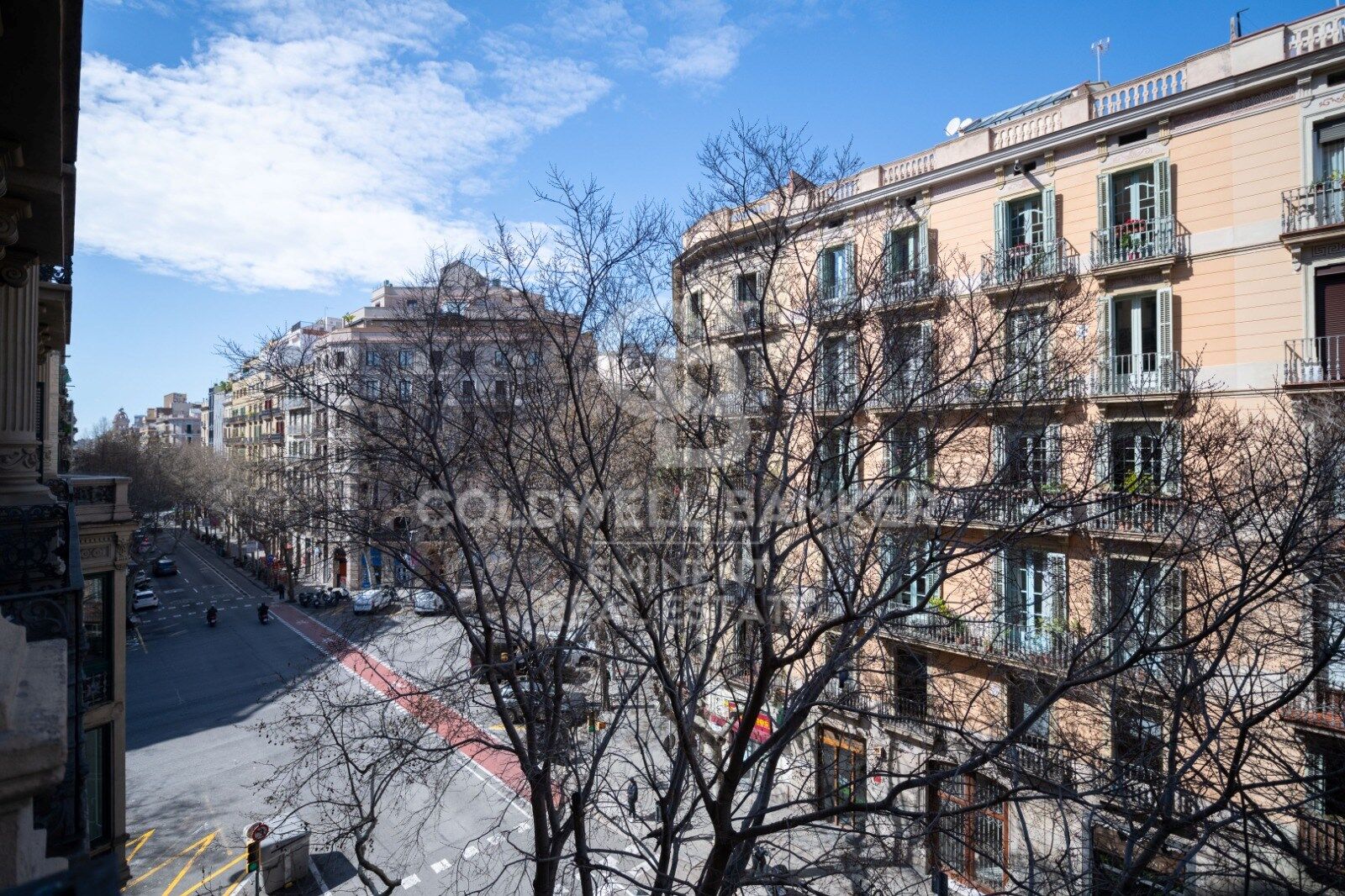 Exclusif appartement de luxe rénové avec vue sur le parc à l'Eixample