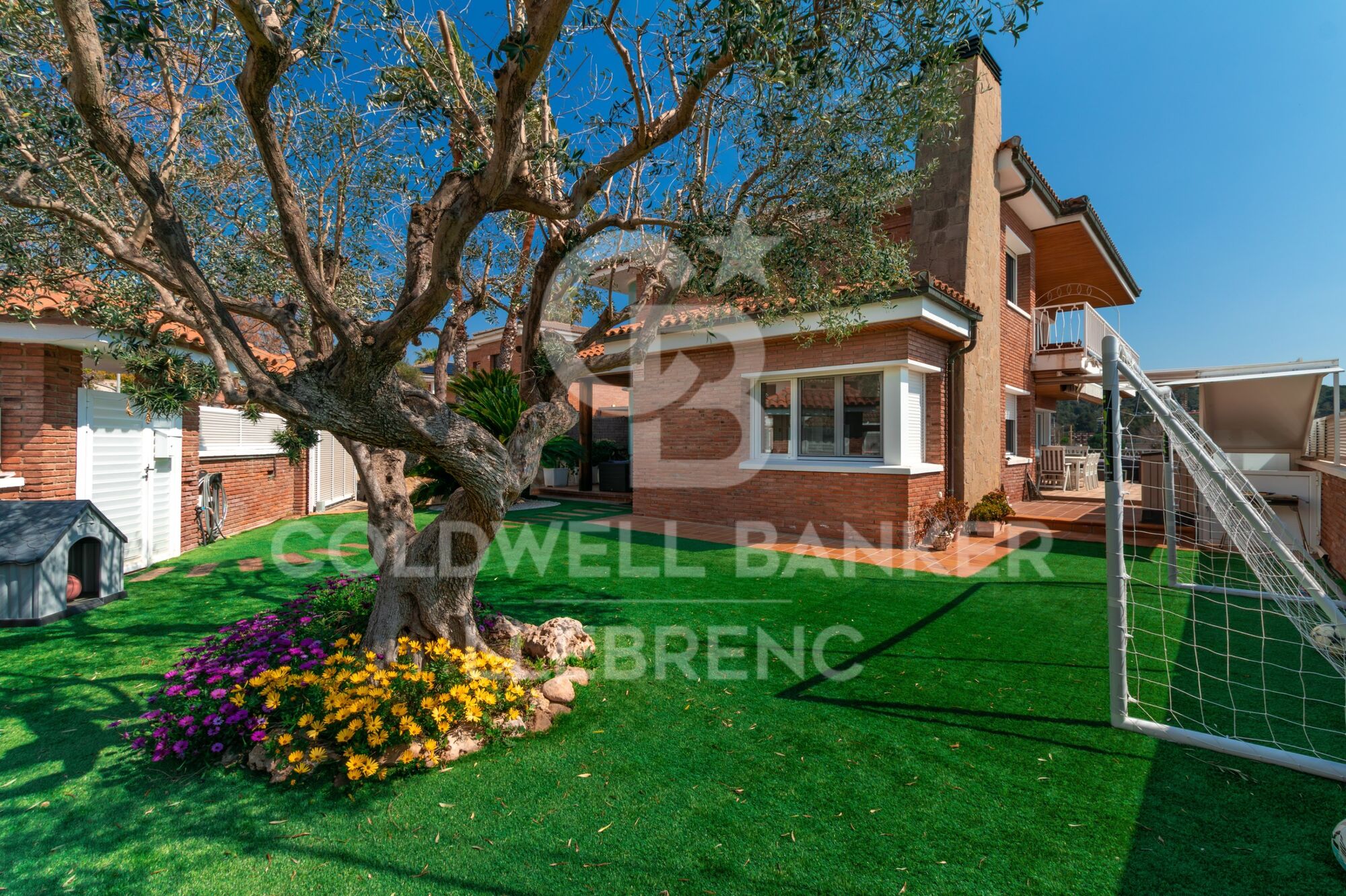 Detached house with swimming pool, garden and large terraces in La Plana - Bellsoleig