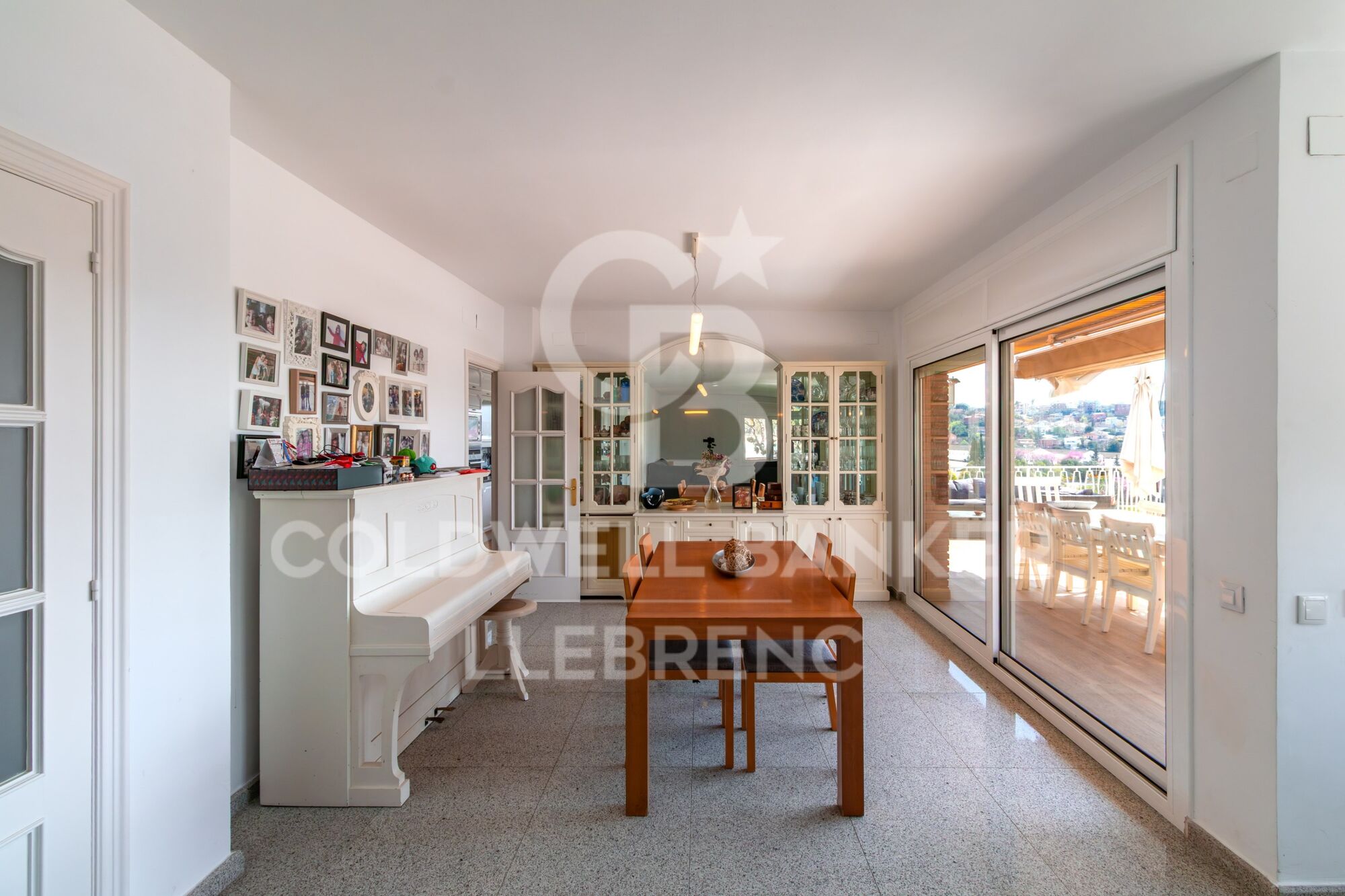 Detached house with swimming pool, garden and large terraces in La Plana - Bellsoleig