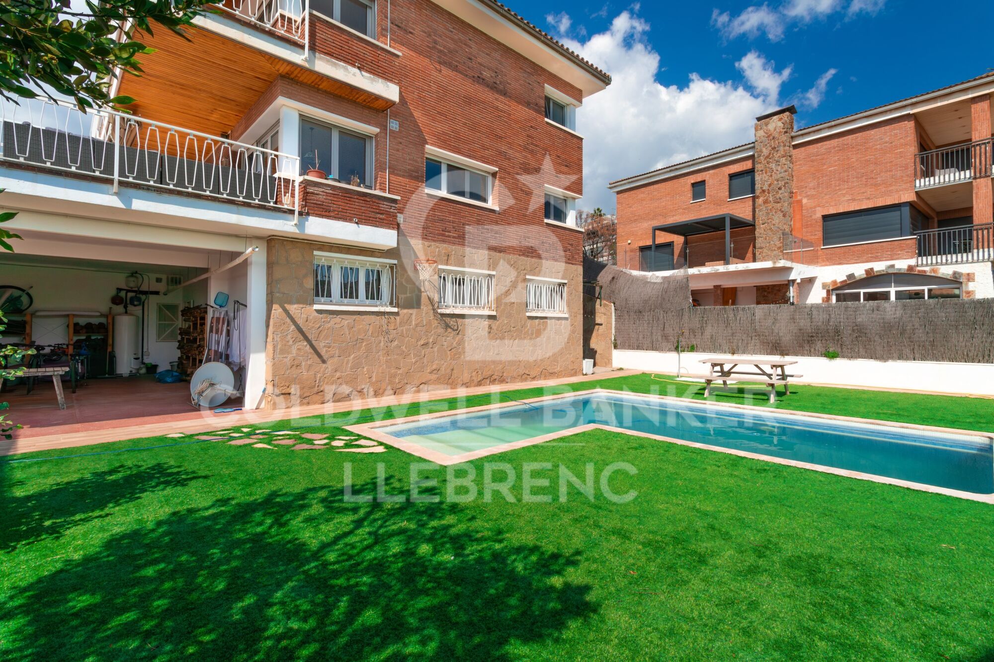 Detached house with swimming pool, garden and large terraces in La Plana - Bellsoleig