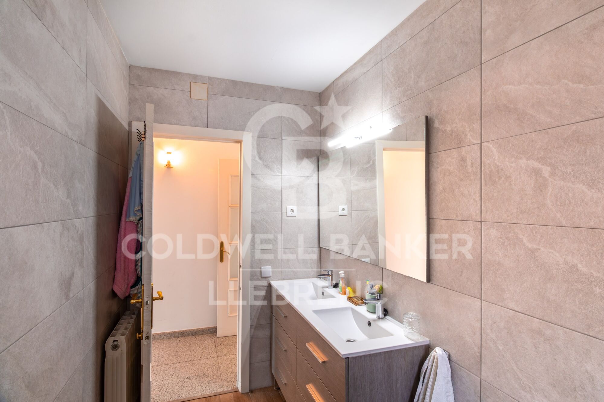 Casa unifamiliar con piscina, jardín y amplias terrazas en venta en La Plana - Bellsoleig