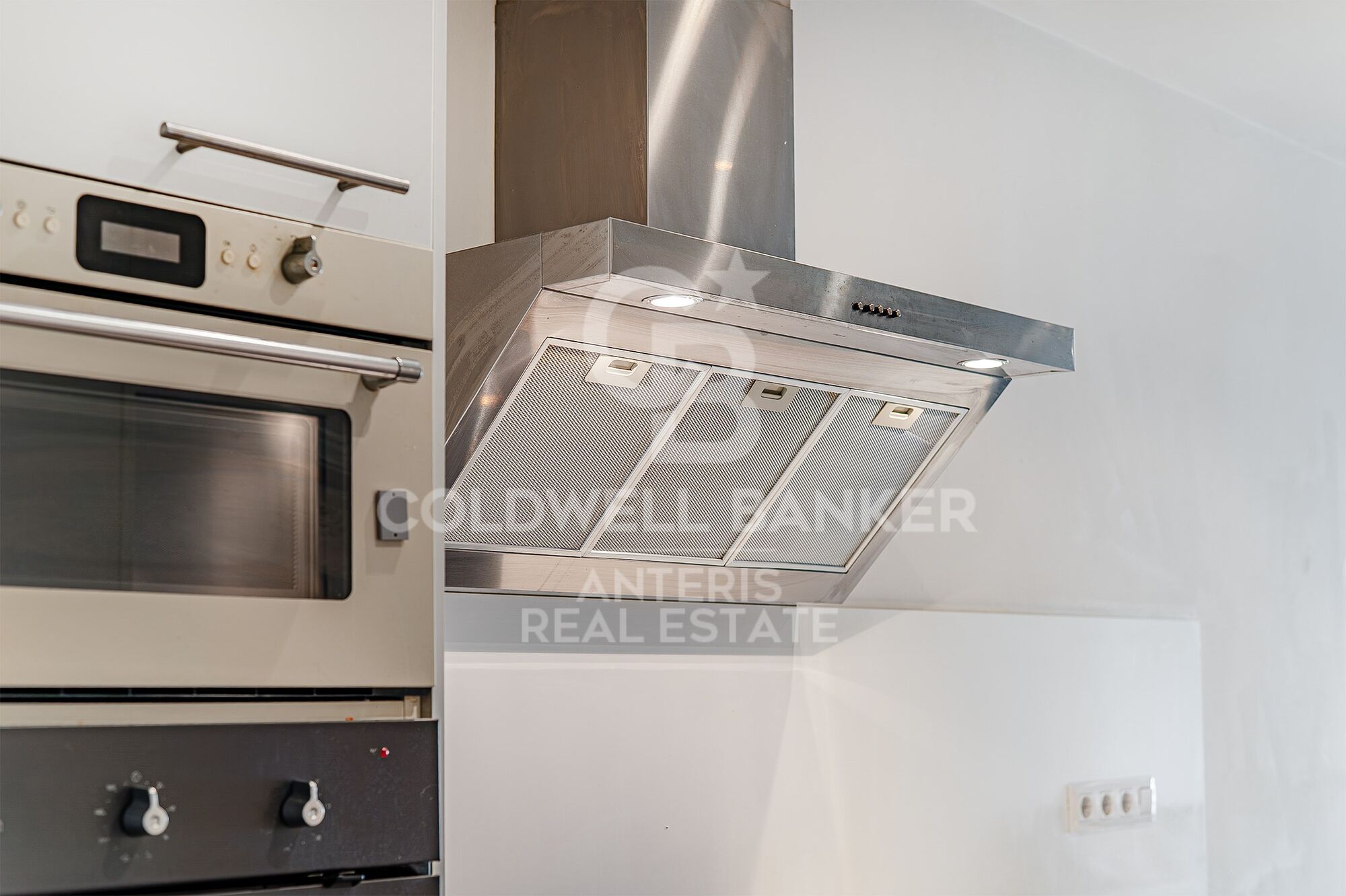 Bright apartment with terrace in Camp d'En Grassot-Gràcia Nova