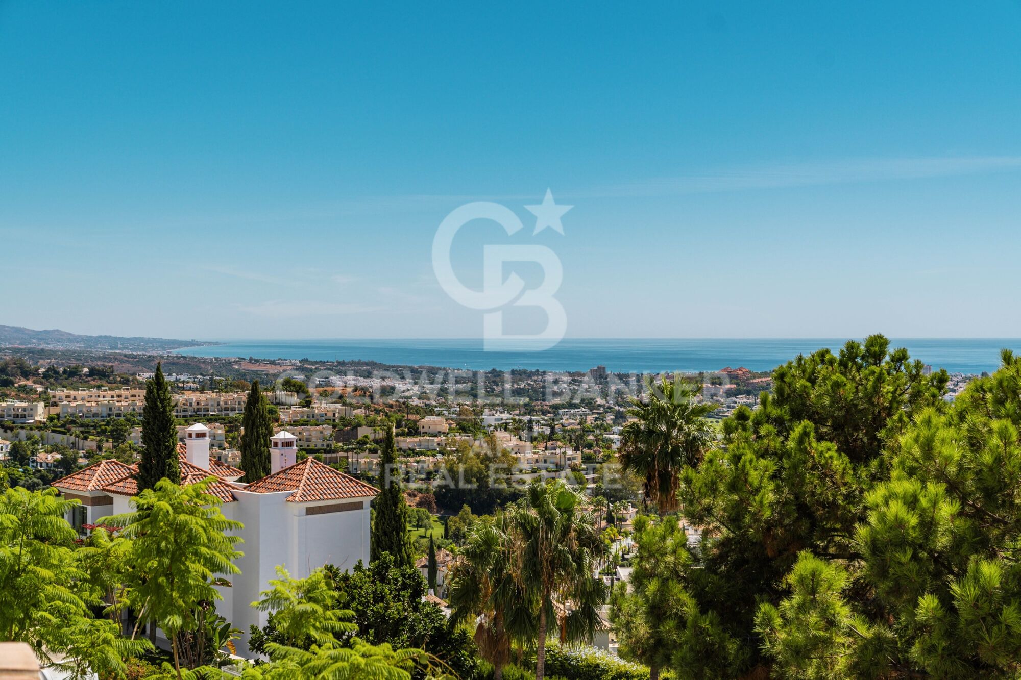 Zeitgenössisches Duplex zum Verkauf in der exklusiven Wohnanlage Las Colinas de Marbella, Benahavís