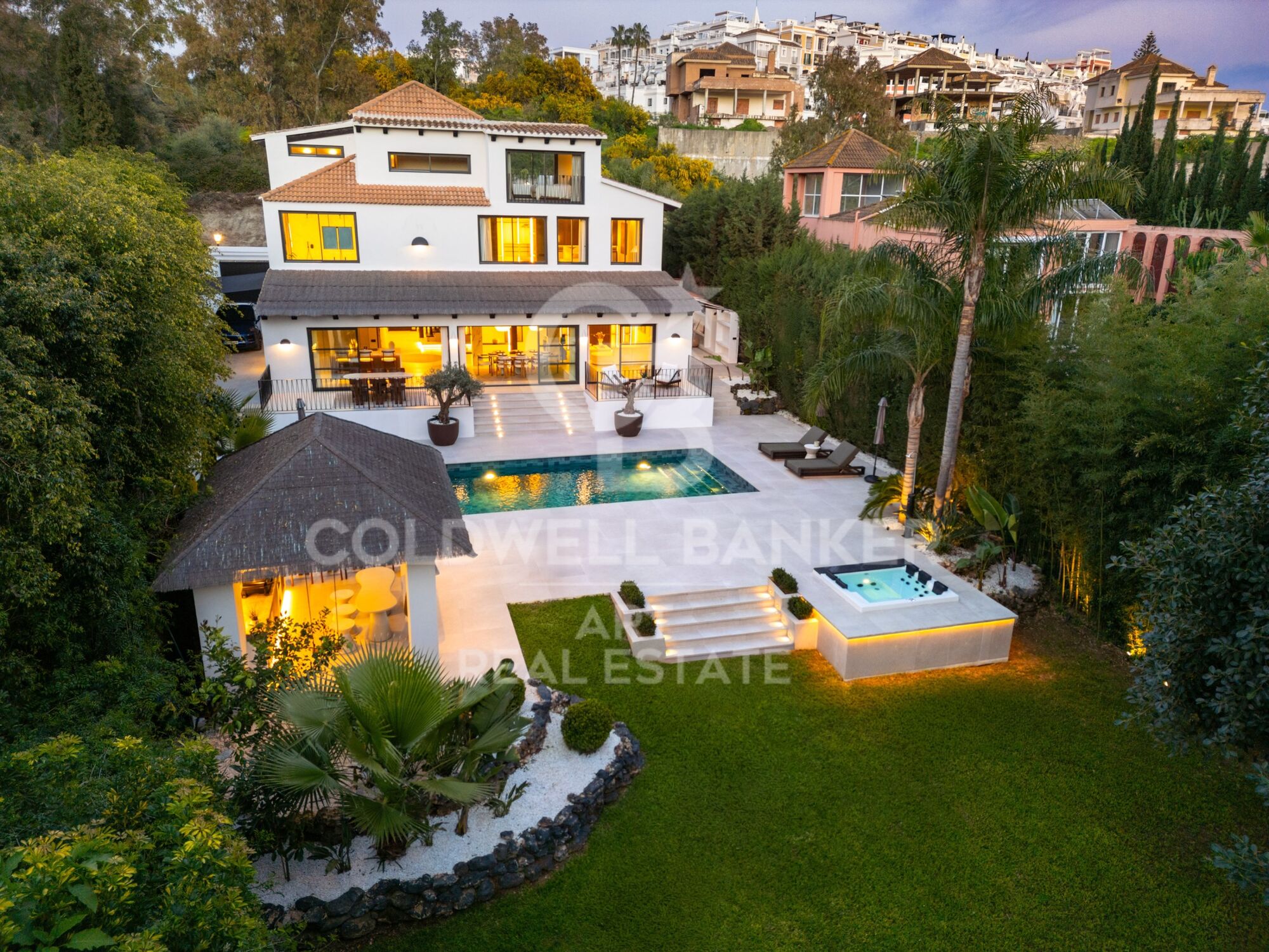 Villa Contemporaine de Luxe à Nueva Andalucía