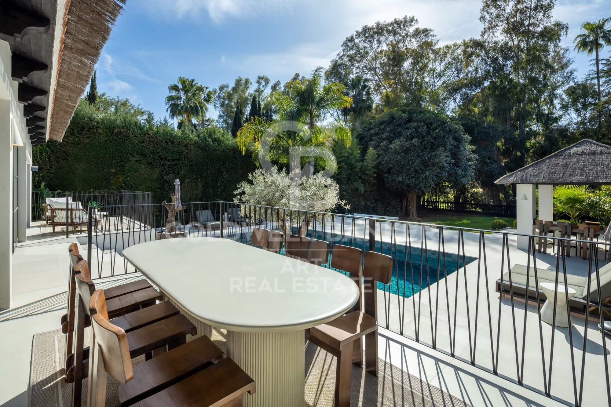 Luxuriöse Zeitgenössische Villa in Nueva Andalucía