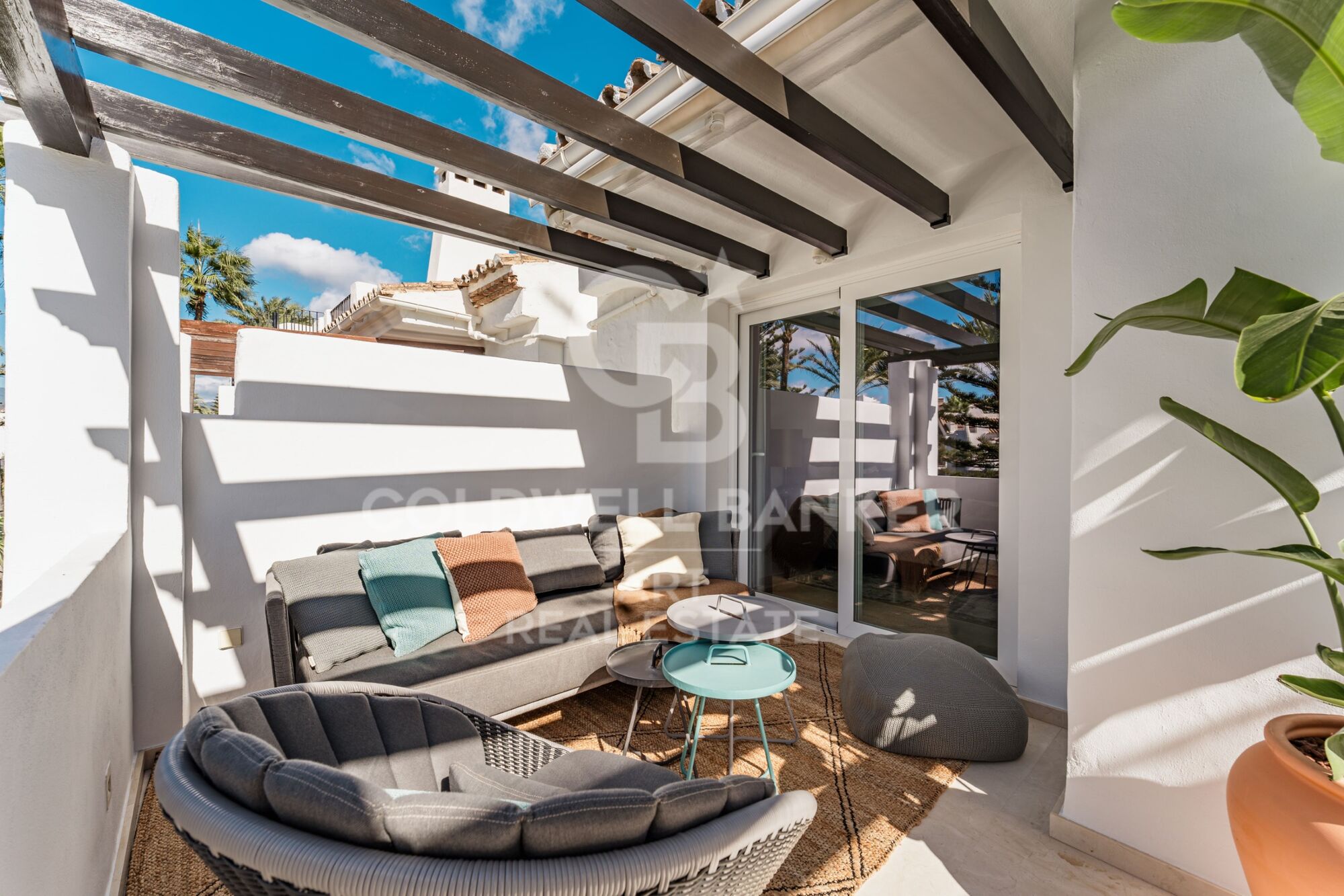 Sophisticated 3-Bedroom Duplex Penthouse with Sea Views in Marbella