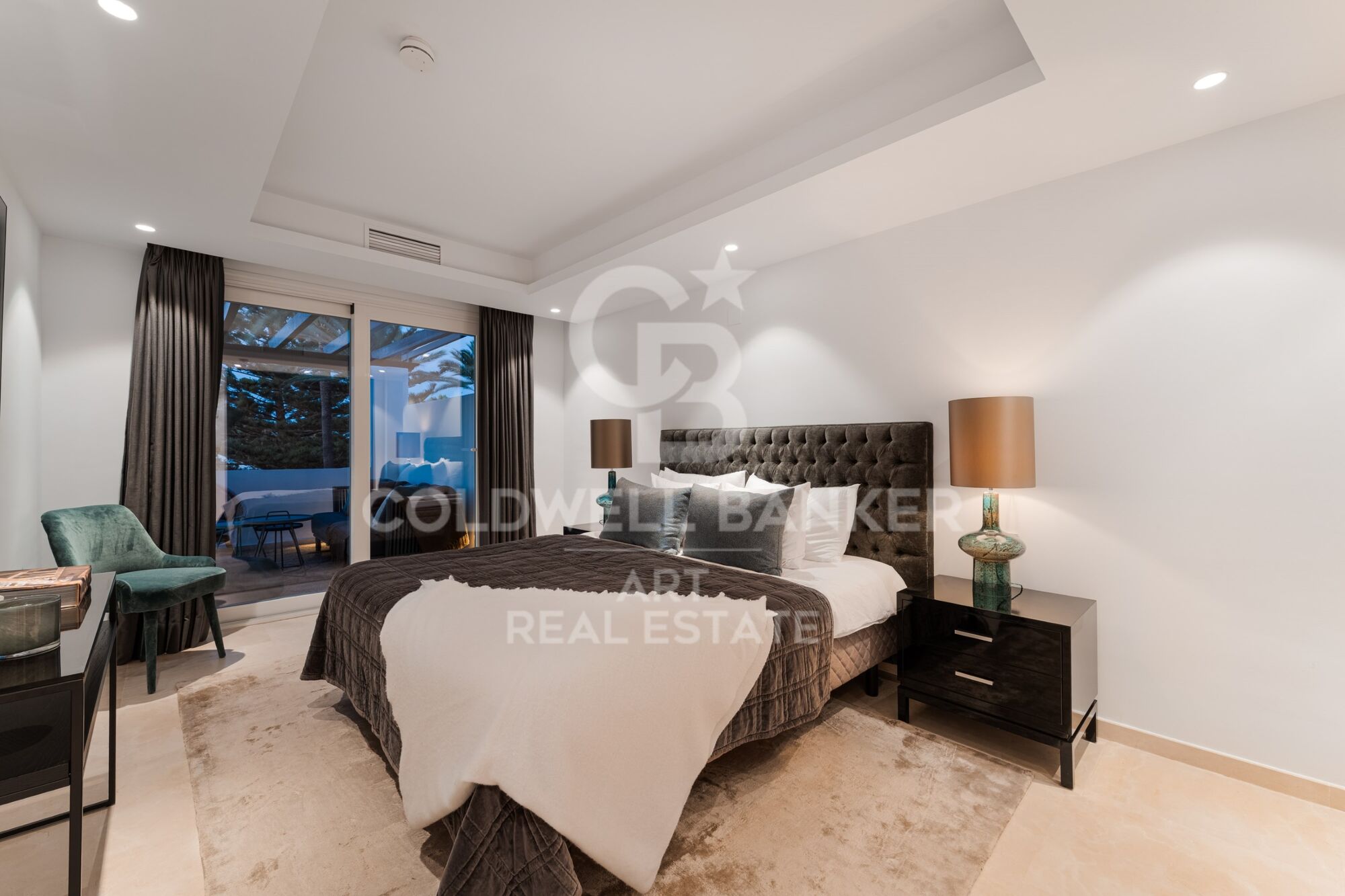 Sophisticated 3-Bedroom Duplex Penthouse with Sea Views in Marbella