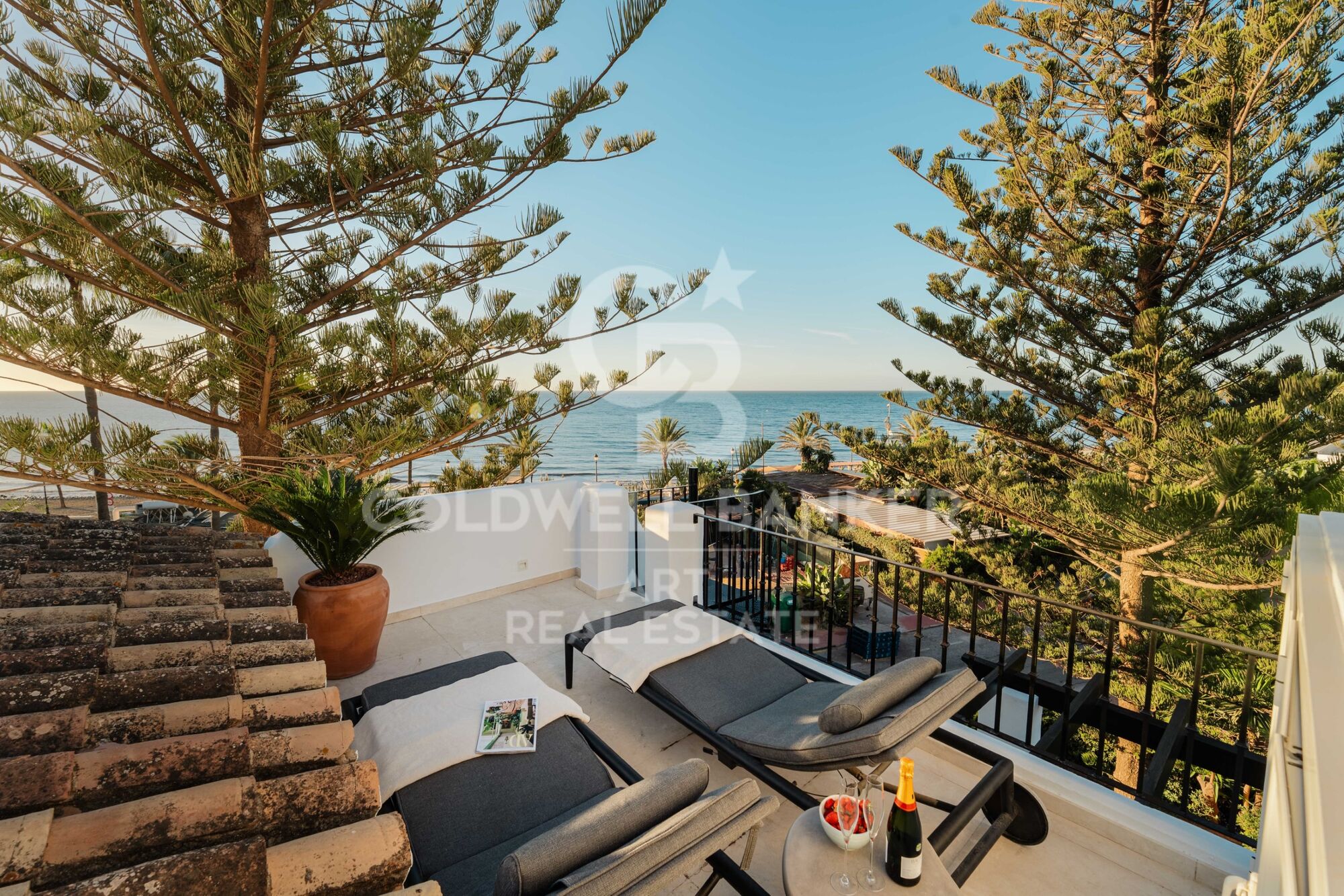 Sophisticated 3-Bedroom Duplex Penthouse with Sea Views in Marbella