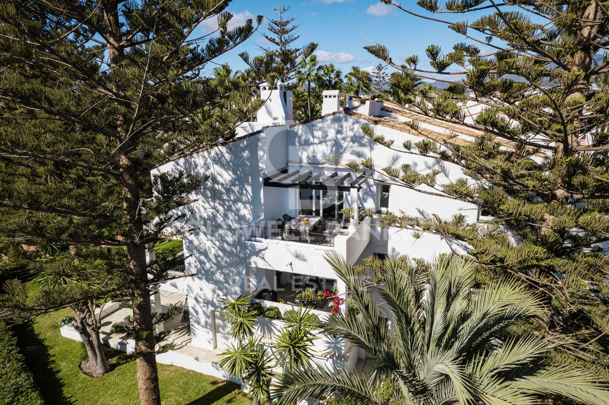 Elegantes 3-Schlafzimmer-Duplex-Penthouse mit Meerblick in Marbella