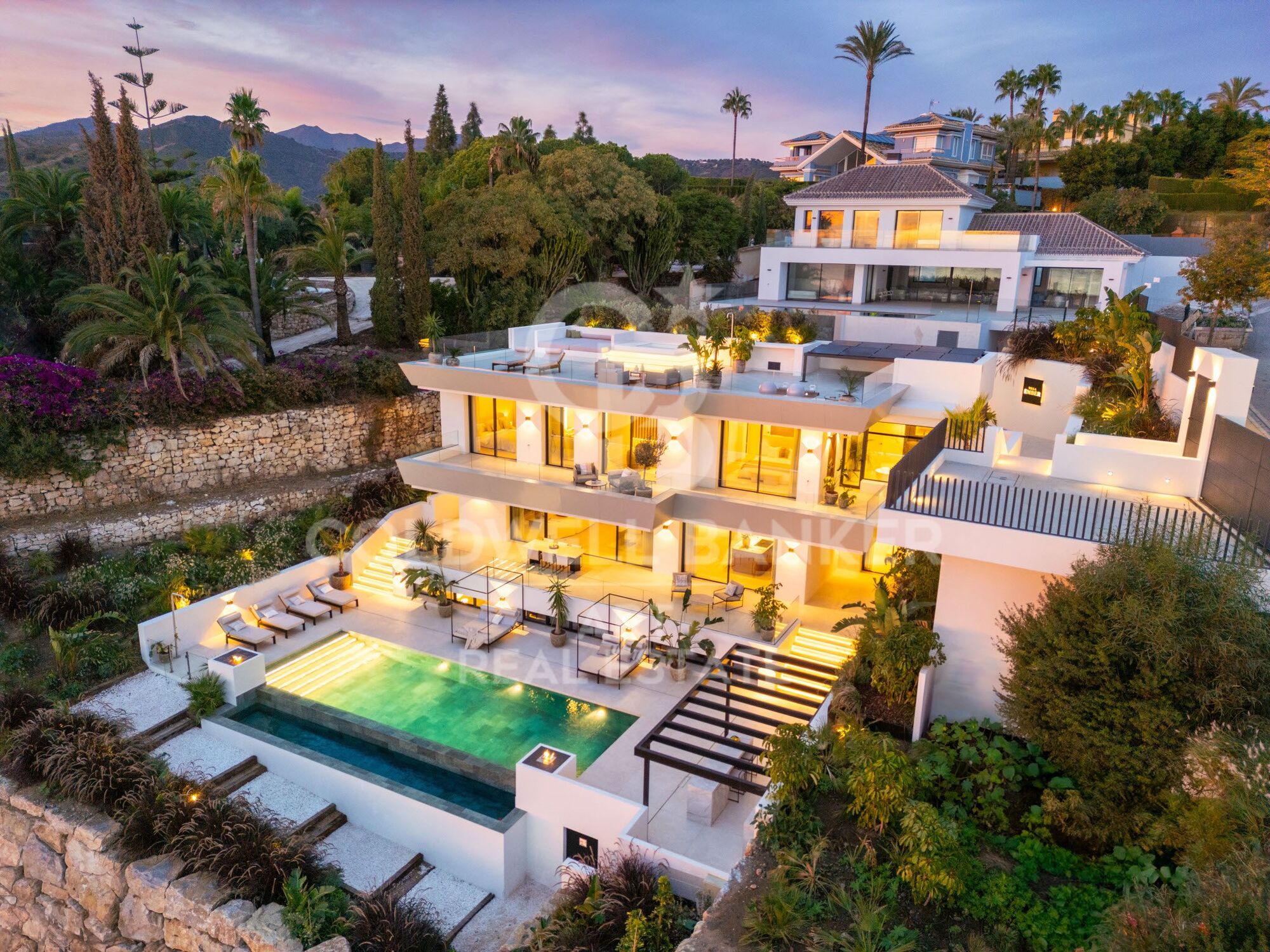 Villa contemporánea de lujo en Elviria, Marbella Este