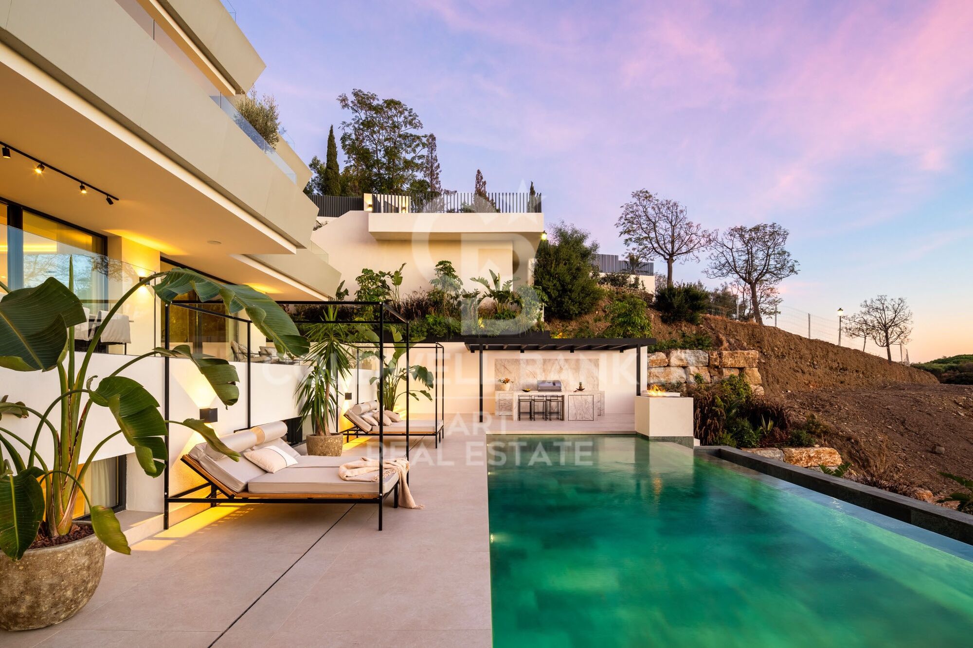 Villa contemporánea de lujo en Elviria, Marbella Este