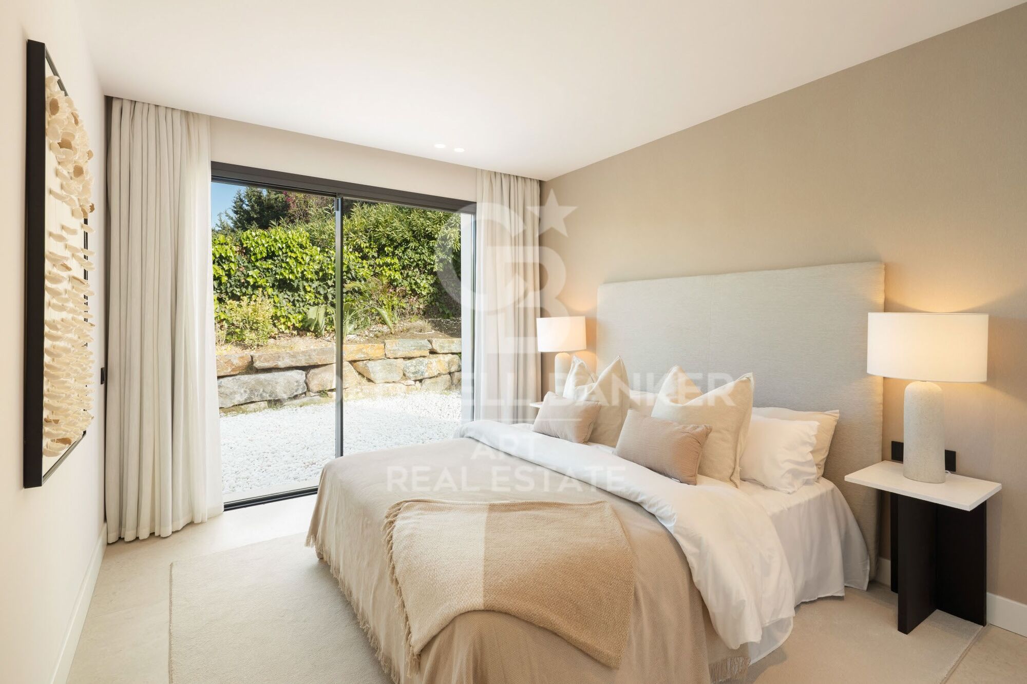 Zeitgenössische Neubau-Villa zum Verkauf in El Paraíso Medio, Estepona