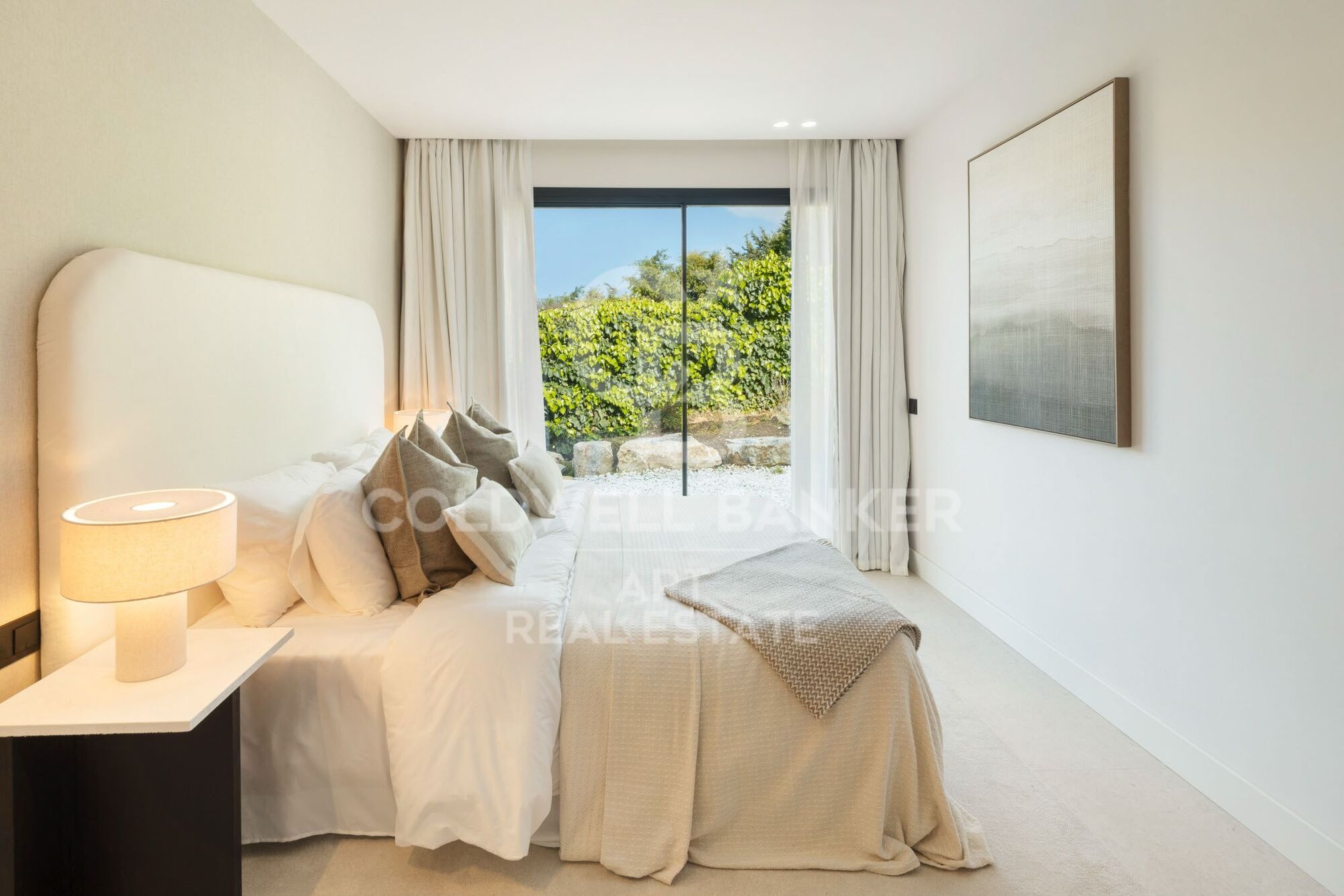 Zeitgenössische Neubau-Villa zum Verkauf in El Paraíso Medio, Estepona