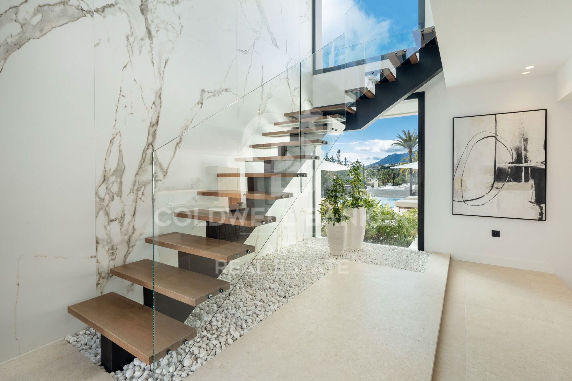 Zeitgenössische Neubau-Villa zum Verkauf in El Paraíso Medio, Estepona