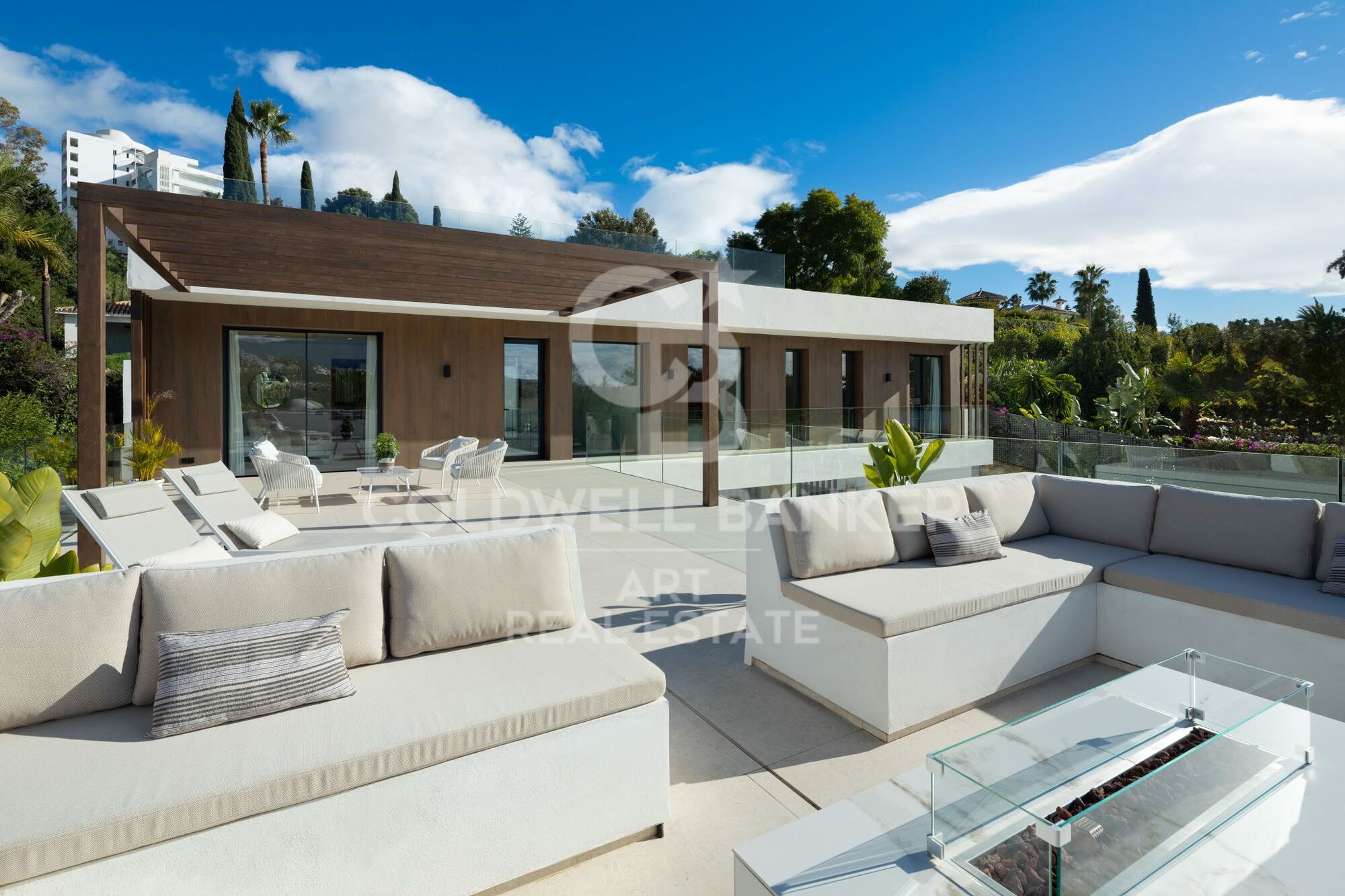 Zeitgenössische Neubau-Villa zum Verkauf in El Paraíso Medio, Estepona