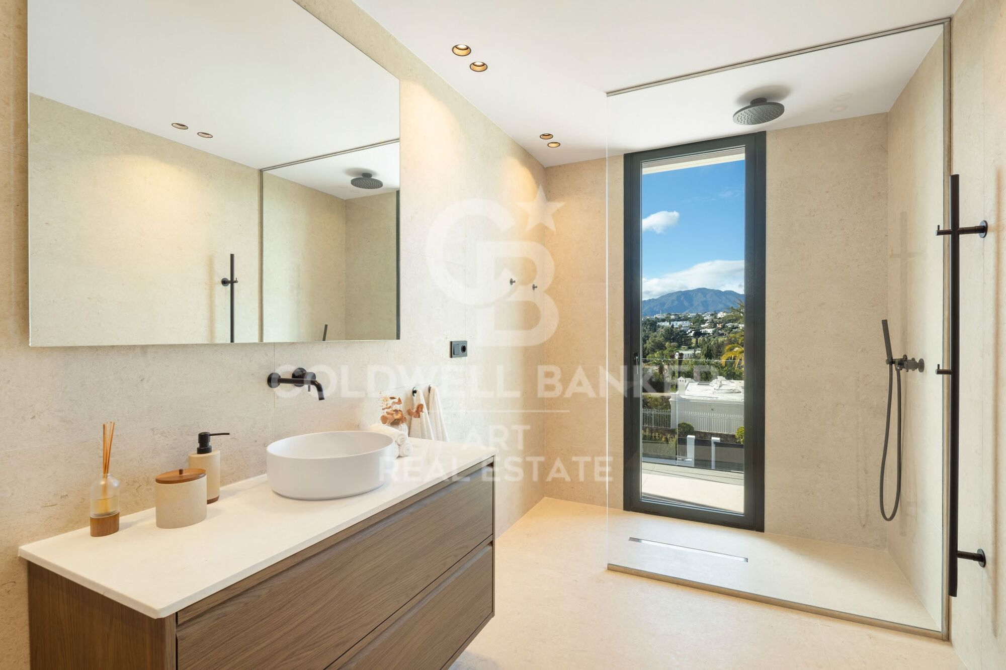 Zeitgenössische Neubau-Villa zum Verkauf in El Paraíso Medio, Estepona