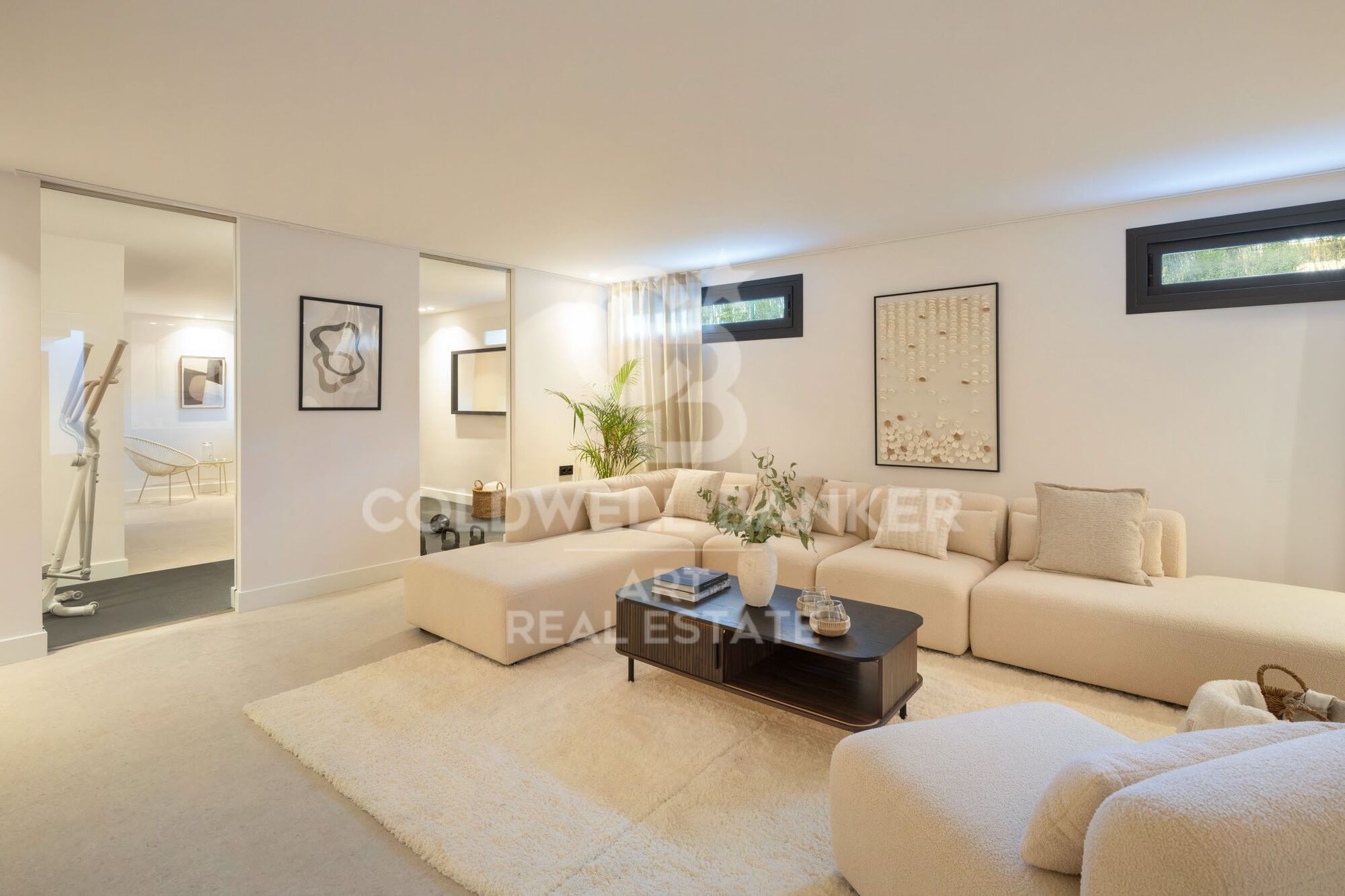 Zeitgenössische Neubau-Villa zum Verkauf in El Paraíso Medio, Estepona