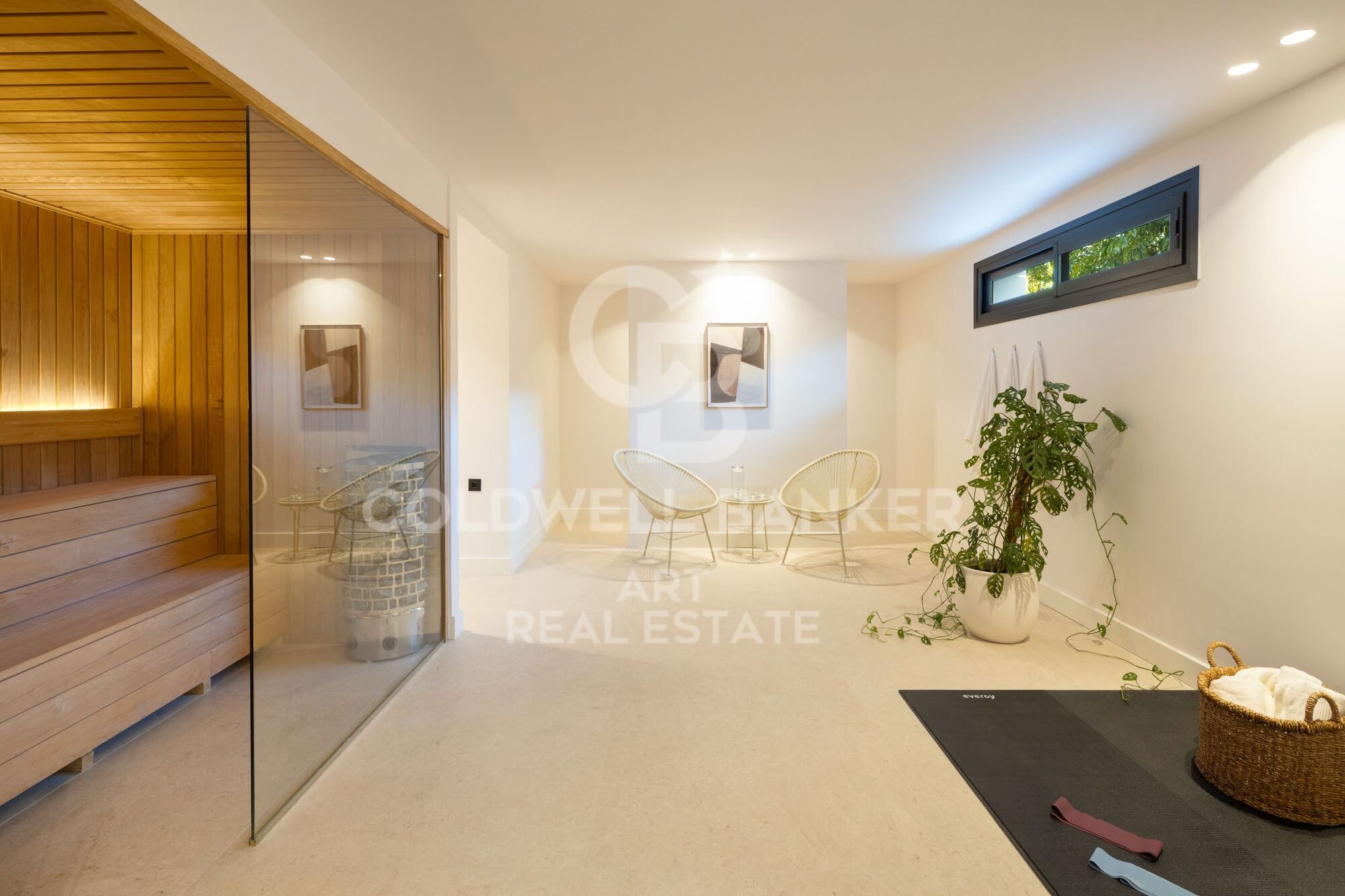 Zeitgenössische Neubau-Villa zum Verkauf in El Paraíso Medio, Estepona