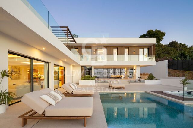 Contemporary Newly-Built Villa for Sale in El Paraíso Medio, Estepona