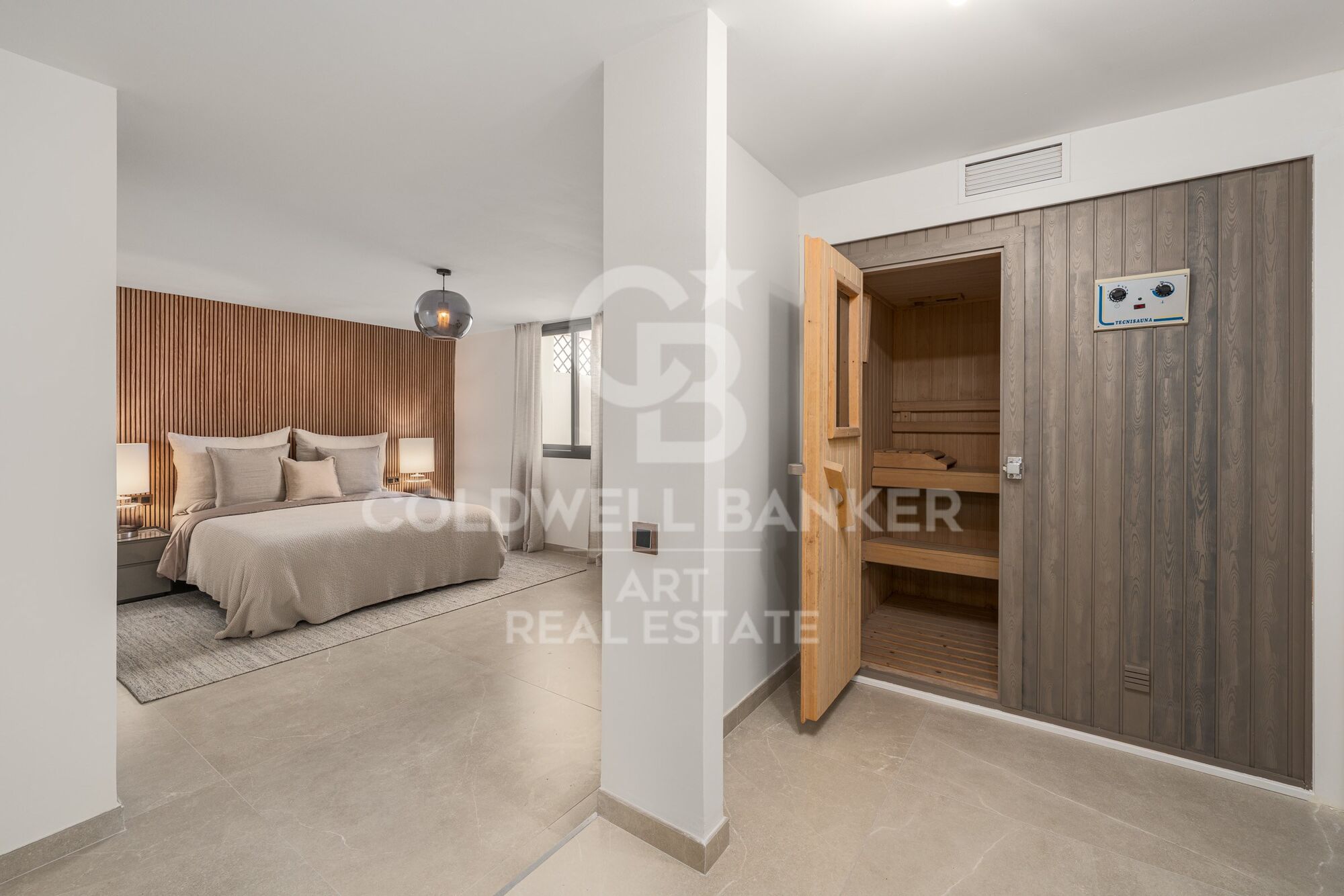 Elegant and Spacious 6-Bedroom Villa for Sale in Altos del Rodeo, Nueva Andalucía