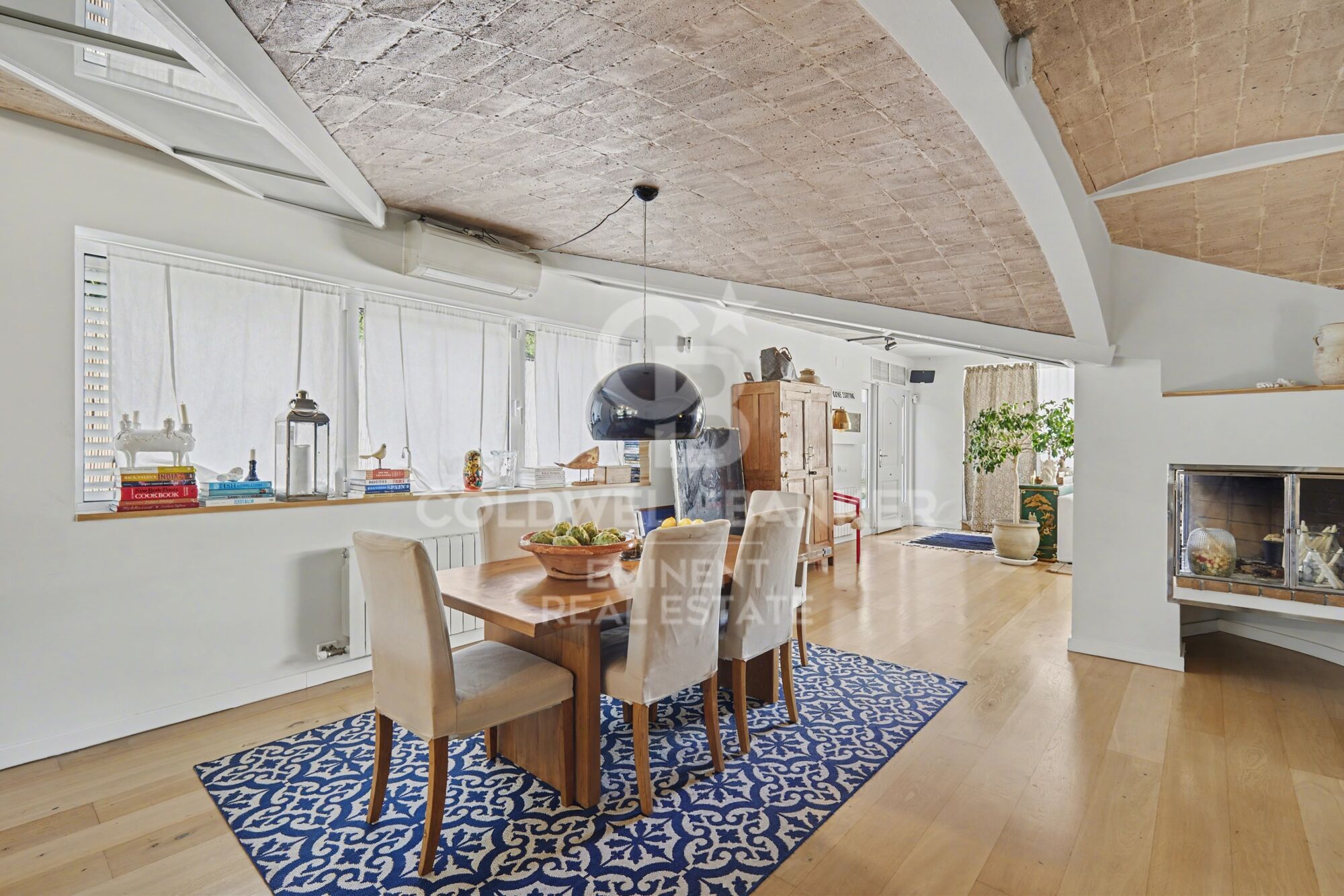 Casa con piscina a 150 metros de la playa en La Pineda, Castelldefels