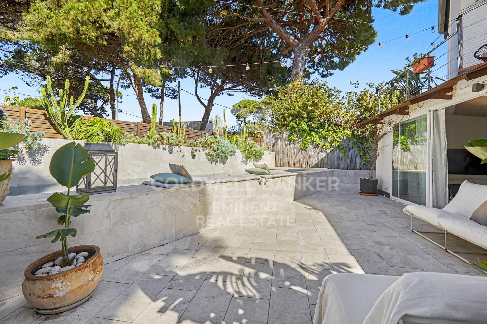 Casa con piscina a 150 metros de la playa en La Pineda, Castelldefels