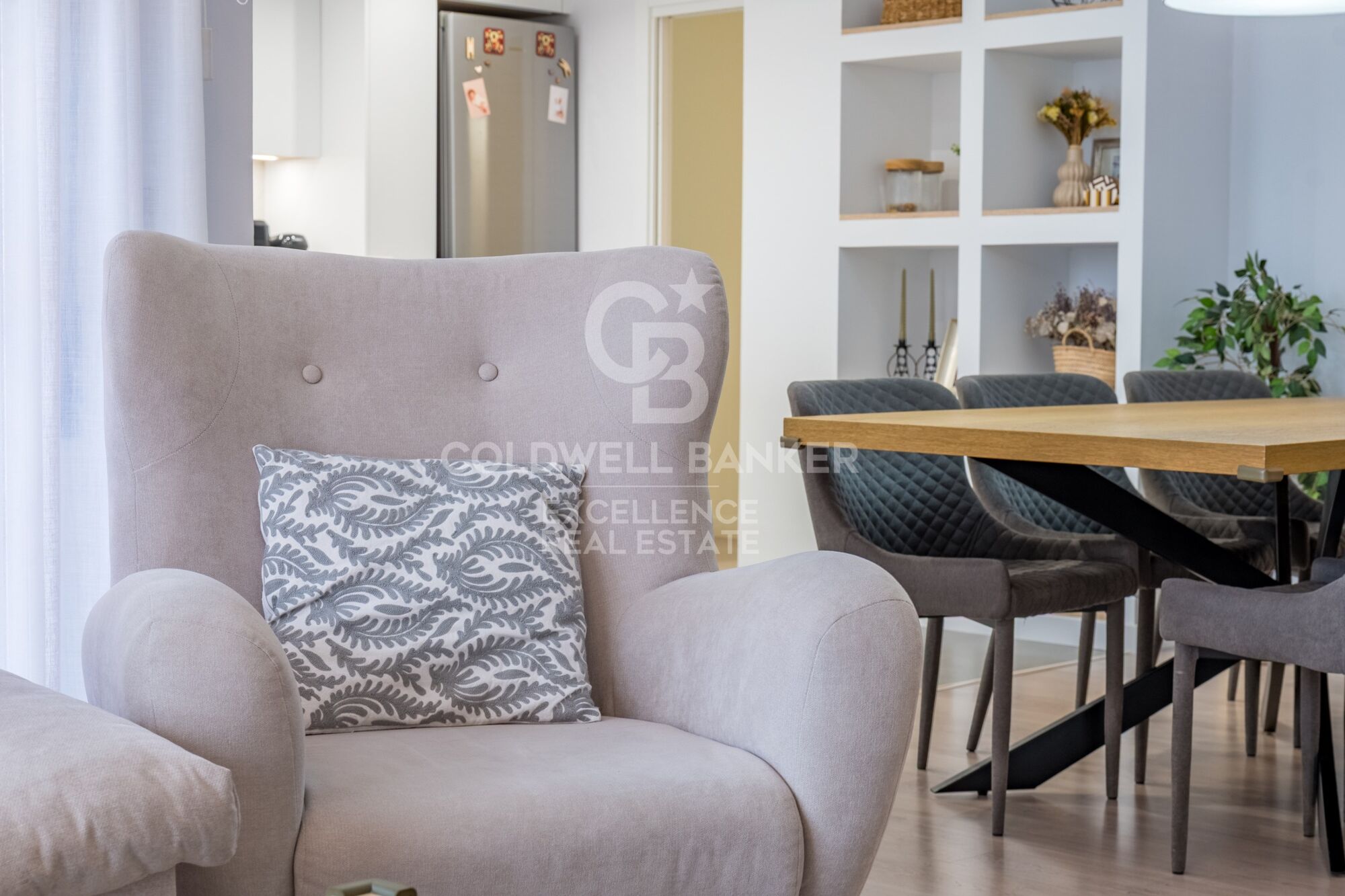 Designwohnung in Wohnanlage mit Terrasse, Pool, Padelplatz und Garage in der Av. Alfahuir