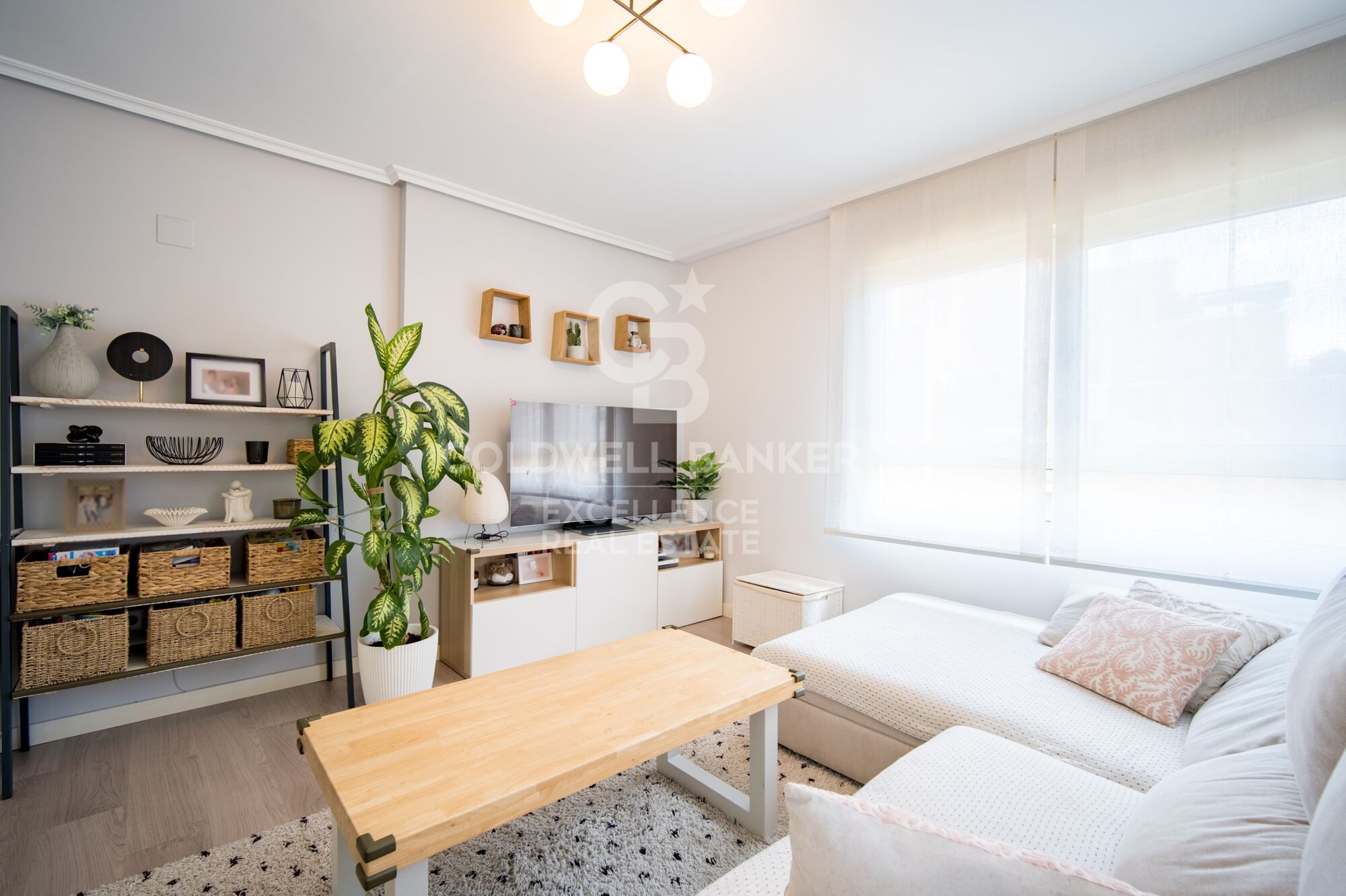 Designwohnung in Wohnanlage mit Terrasse, Pool, Padelplatz und Garage in der Av. Alfahuir