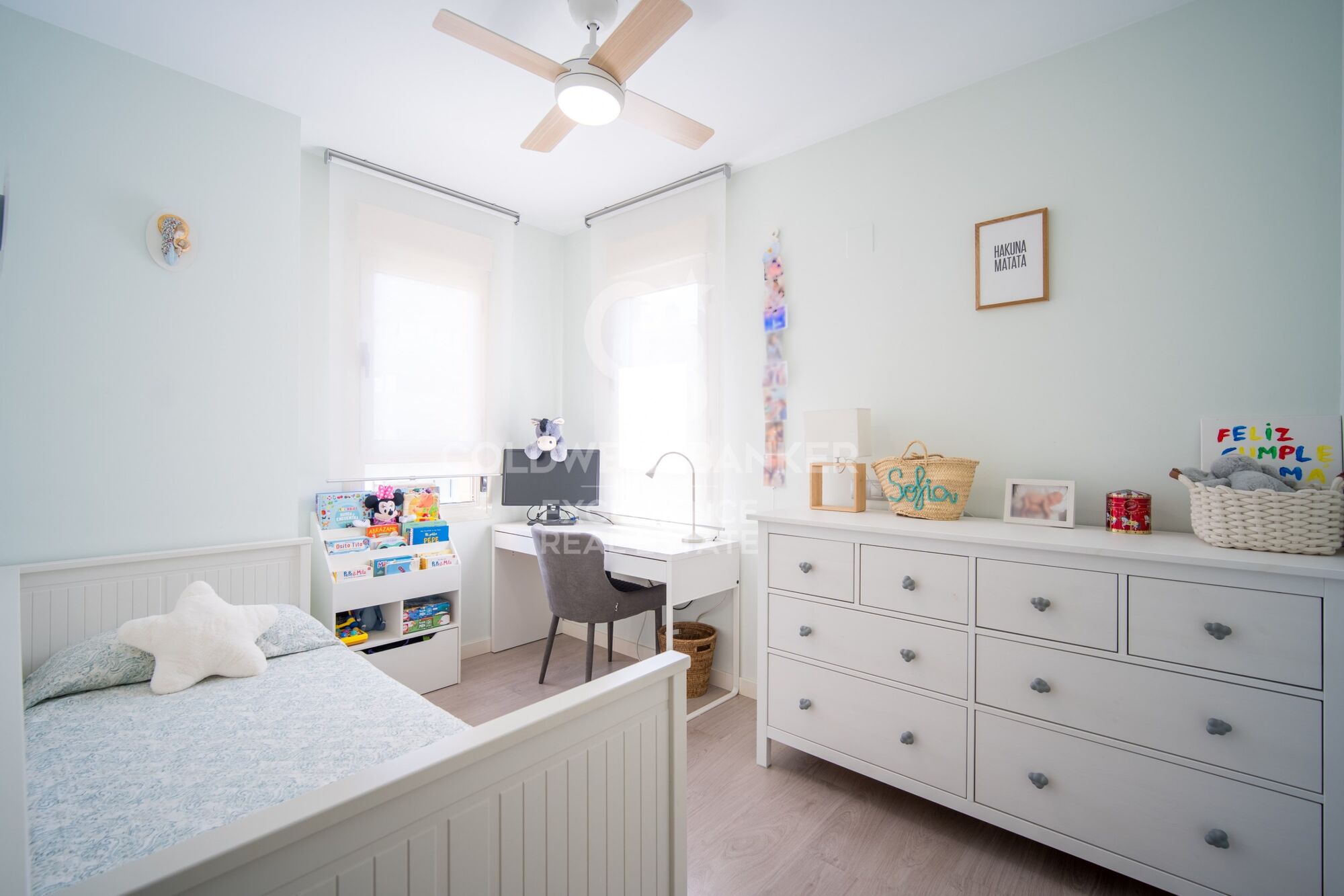 Designwohnung in Wohnanlage mit Terrasse, Pool, Padelplatz und Garage in der Av. Alfahuir