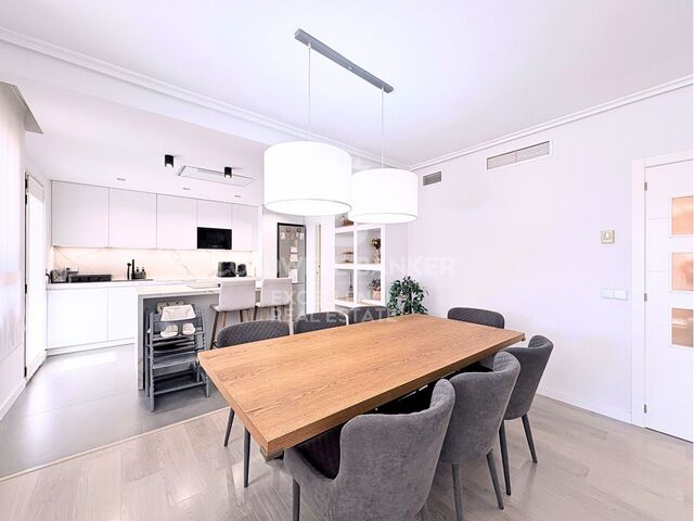 Designwohnung in Wohnanlage mit Terrasse, Pool, Padelplatz und Garage in der Av. Alfahuir