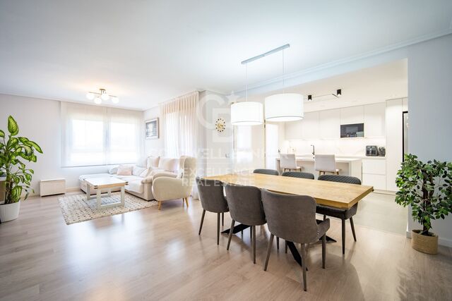 Appartement design dans une résidence avec terrasse, piscine, padel et garage sur l'Av. Alfahuir