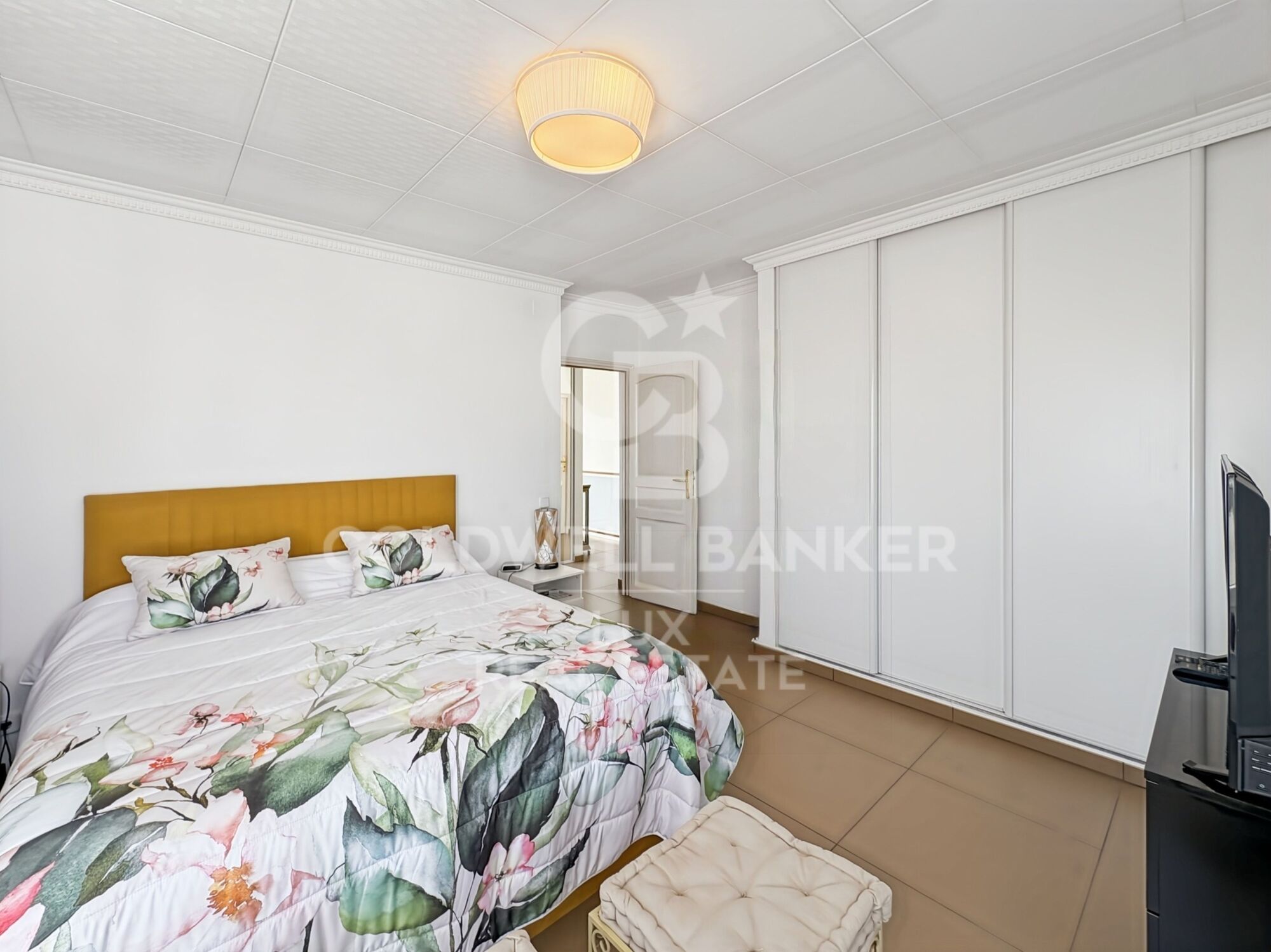 Renovated house for sale in Empuriabrava, Costa Brava