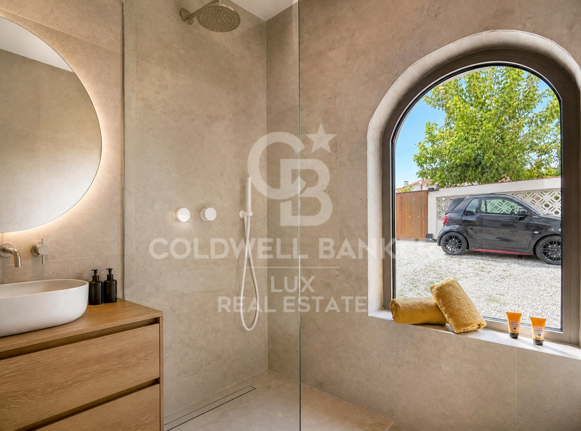Maison neuve avec amarre privée de 12 m