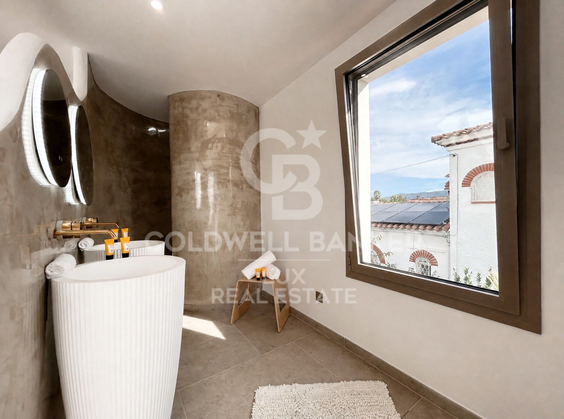 Maison neuve avec amarre privée de 12 m