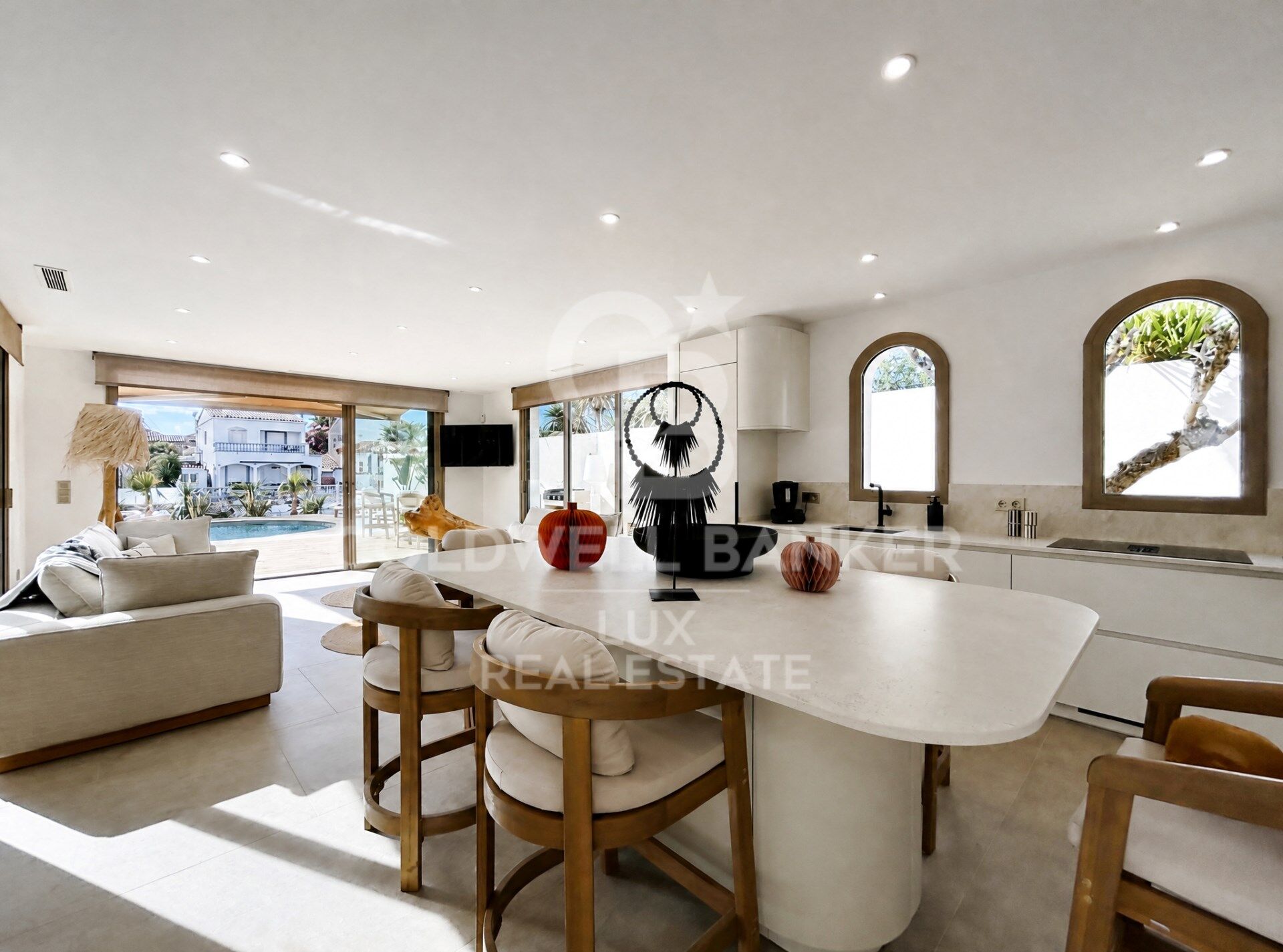 New build house with private mooring of 12m