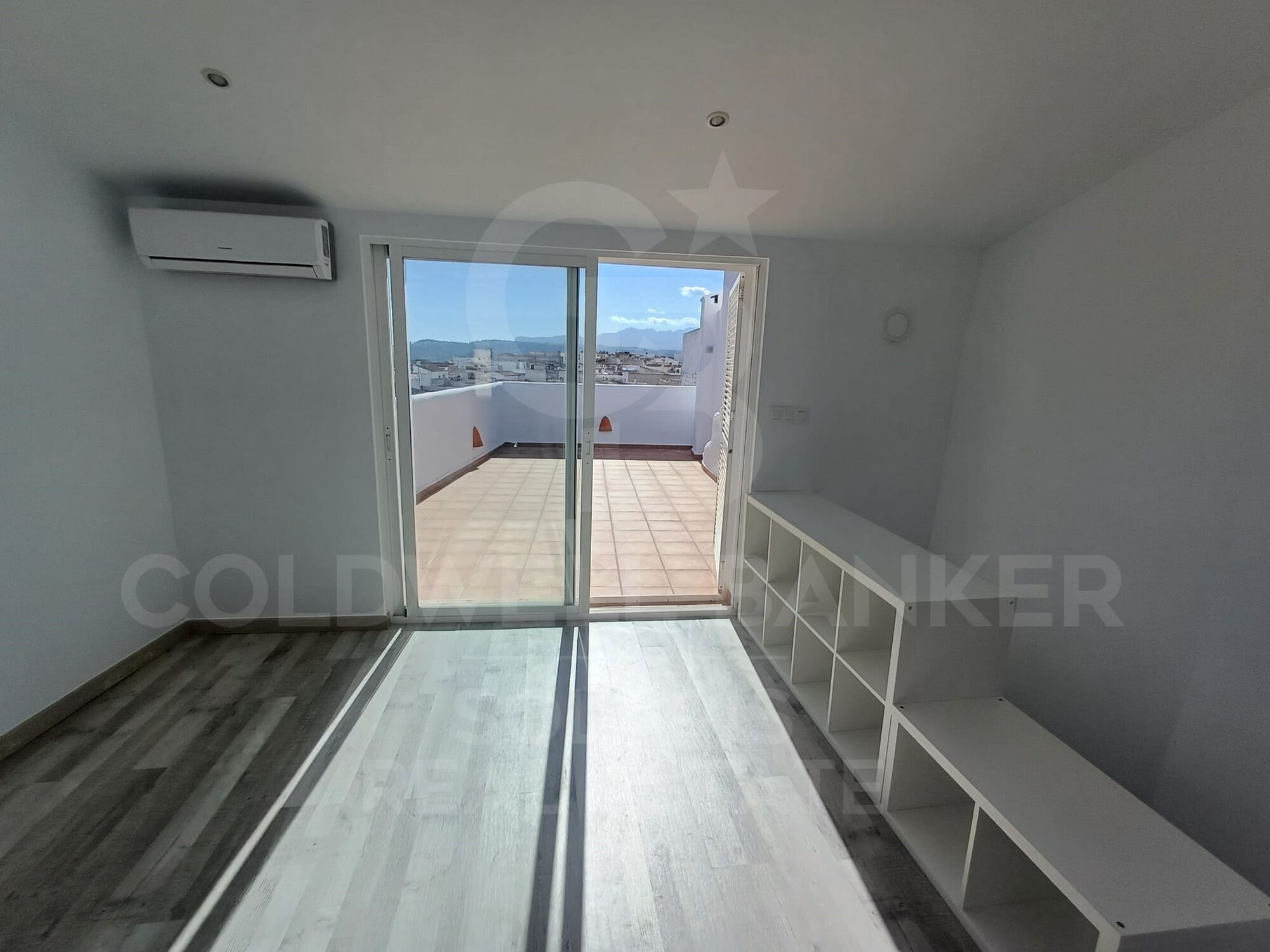 Charming completely renovated town house in the heart of Benitachell