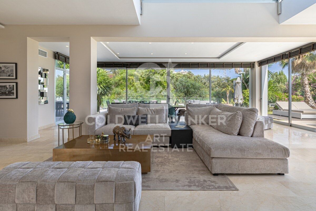 Contemporary Villa with Heated Pool in El Rosario - Marbella
