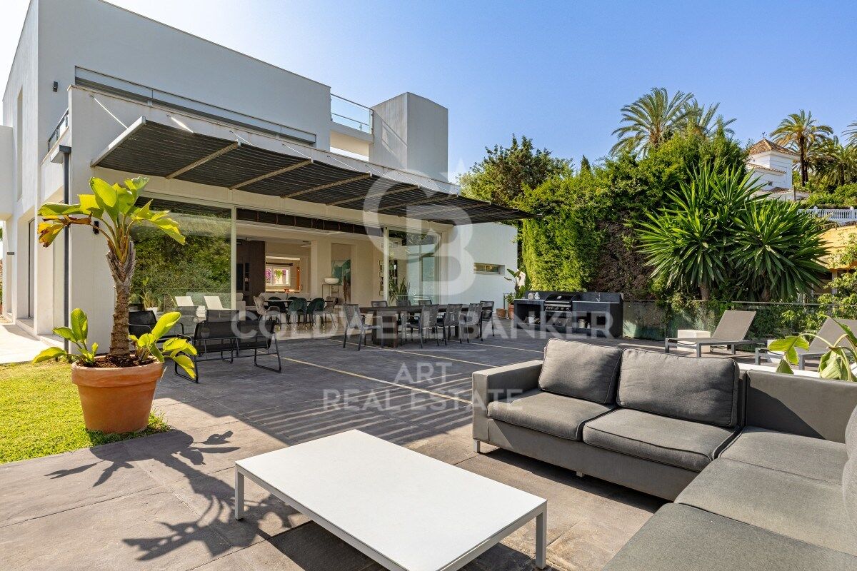 Contemporary Villa with Heated Pool in El Rosario - Marbella