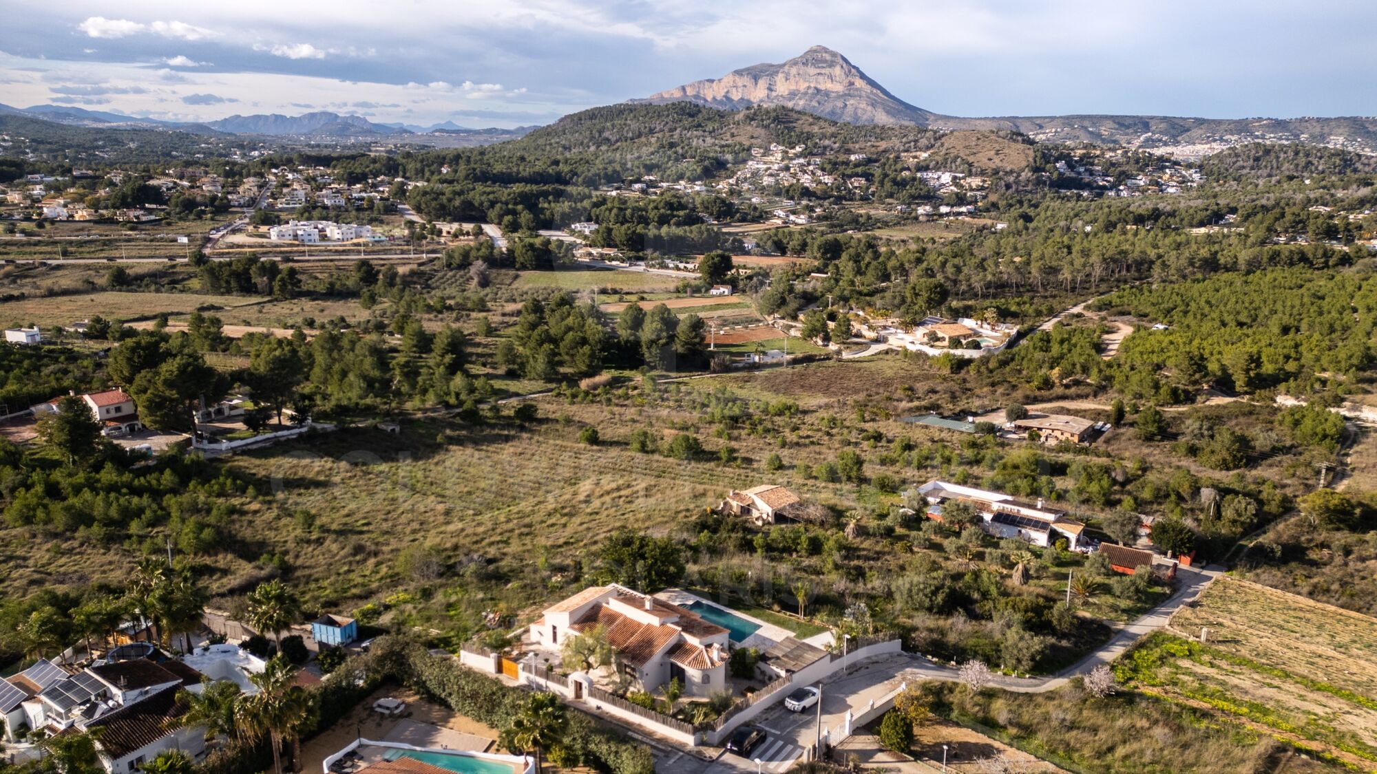 Exklusive renovierte Villa mit Panoramablick und absoluter Privatsphäre in Jávea