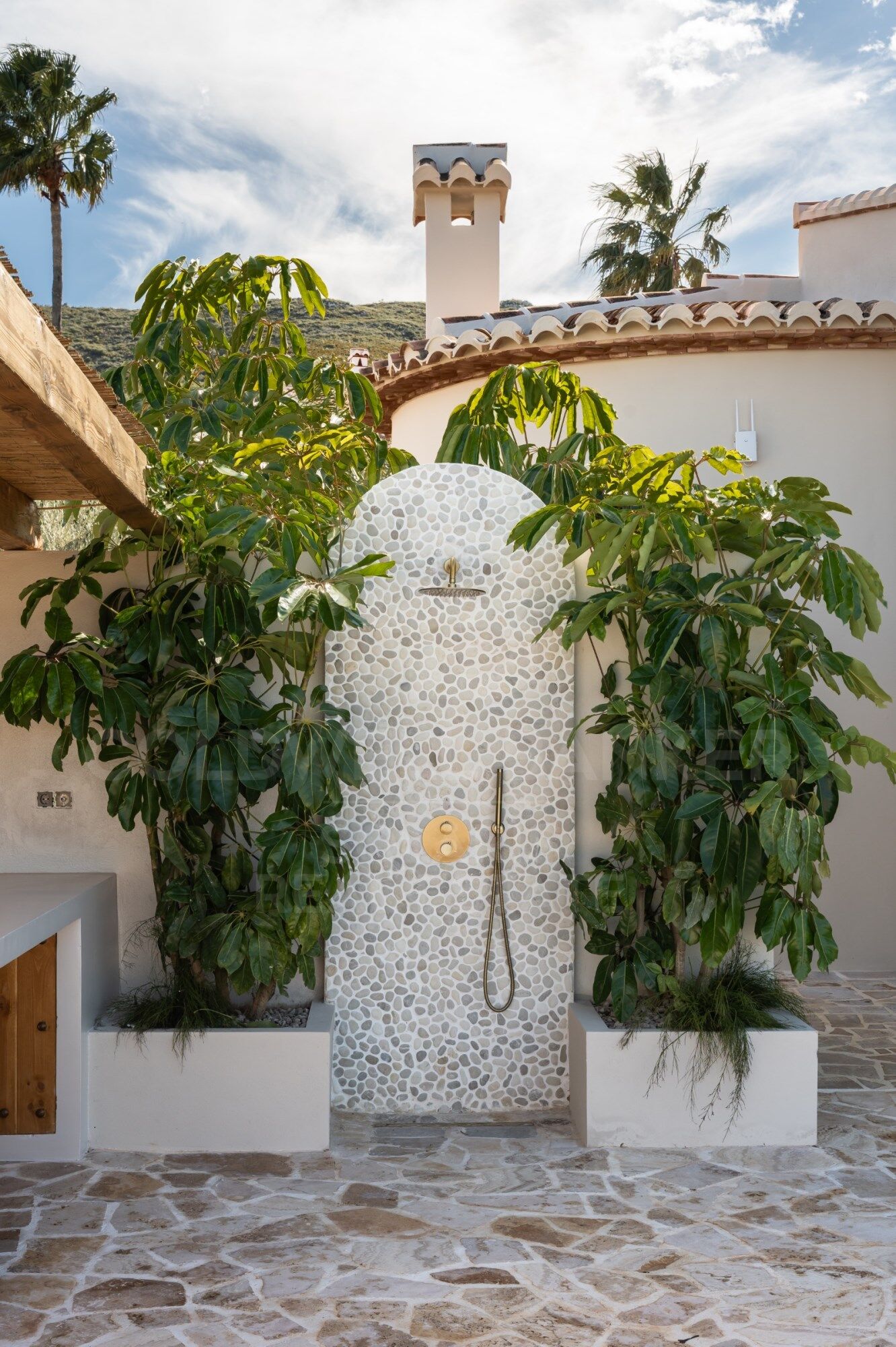 Exclusiva villa 'Casa Luz' renovada con vistas panorámicas y privacidad absoluta en Jávea
