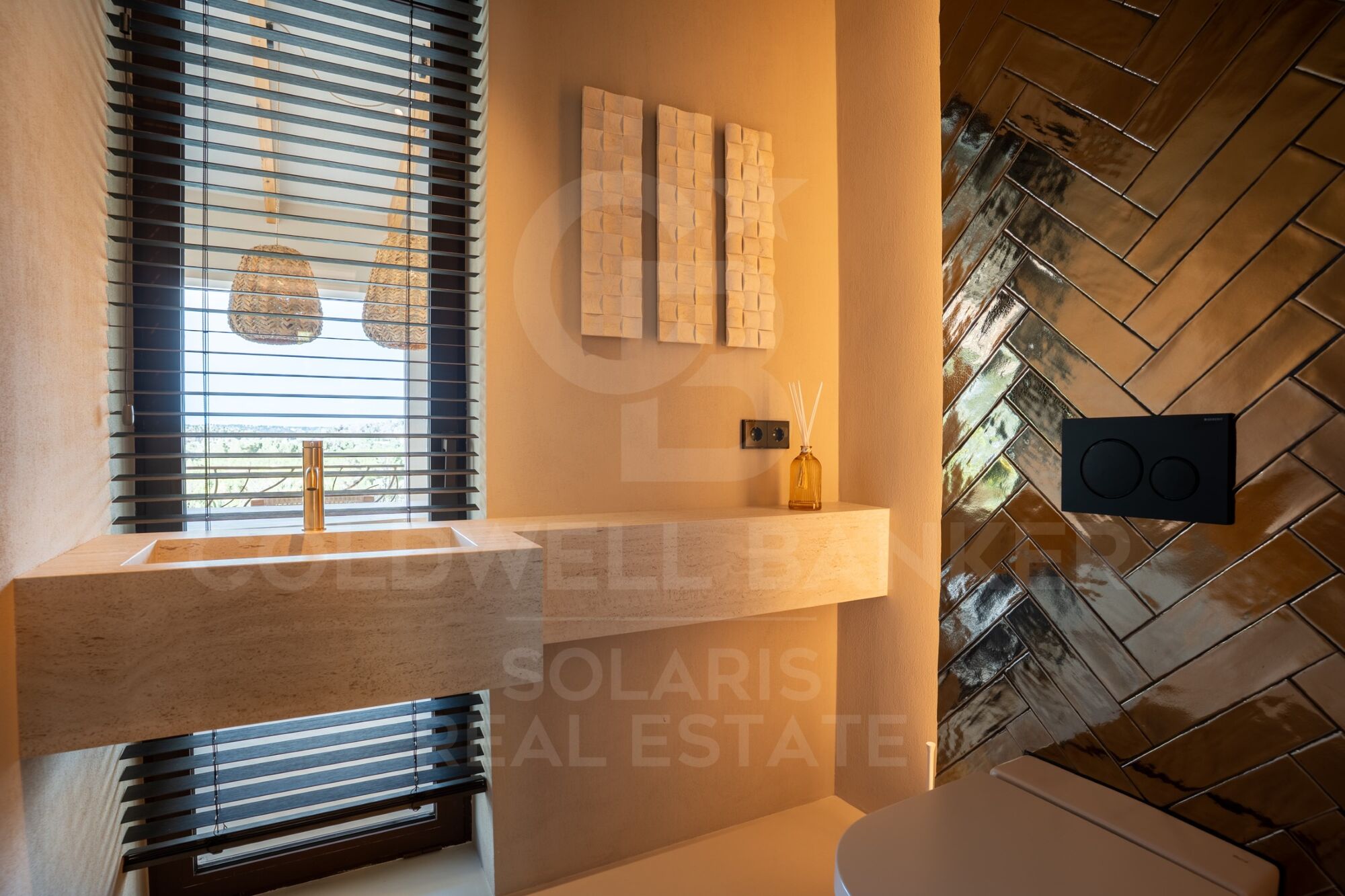 Exclusiva villa 'Casa Luz' renovada con vistas panorámicas y privacidad absoluta en Jávea
