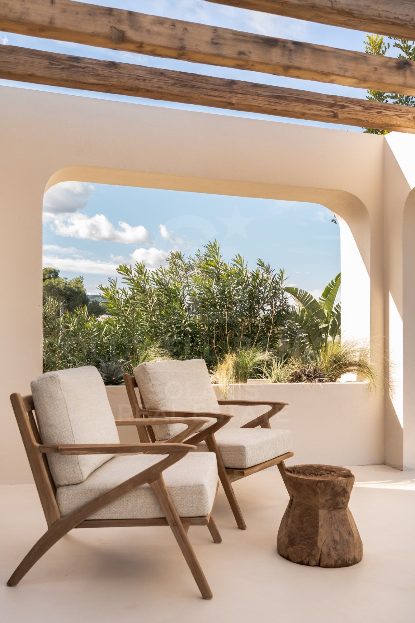 Exclusiva villa 'Casa Luz' renovada con vistas panorámicas y privacidad absoluta en Jávea