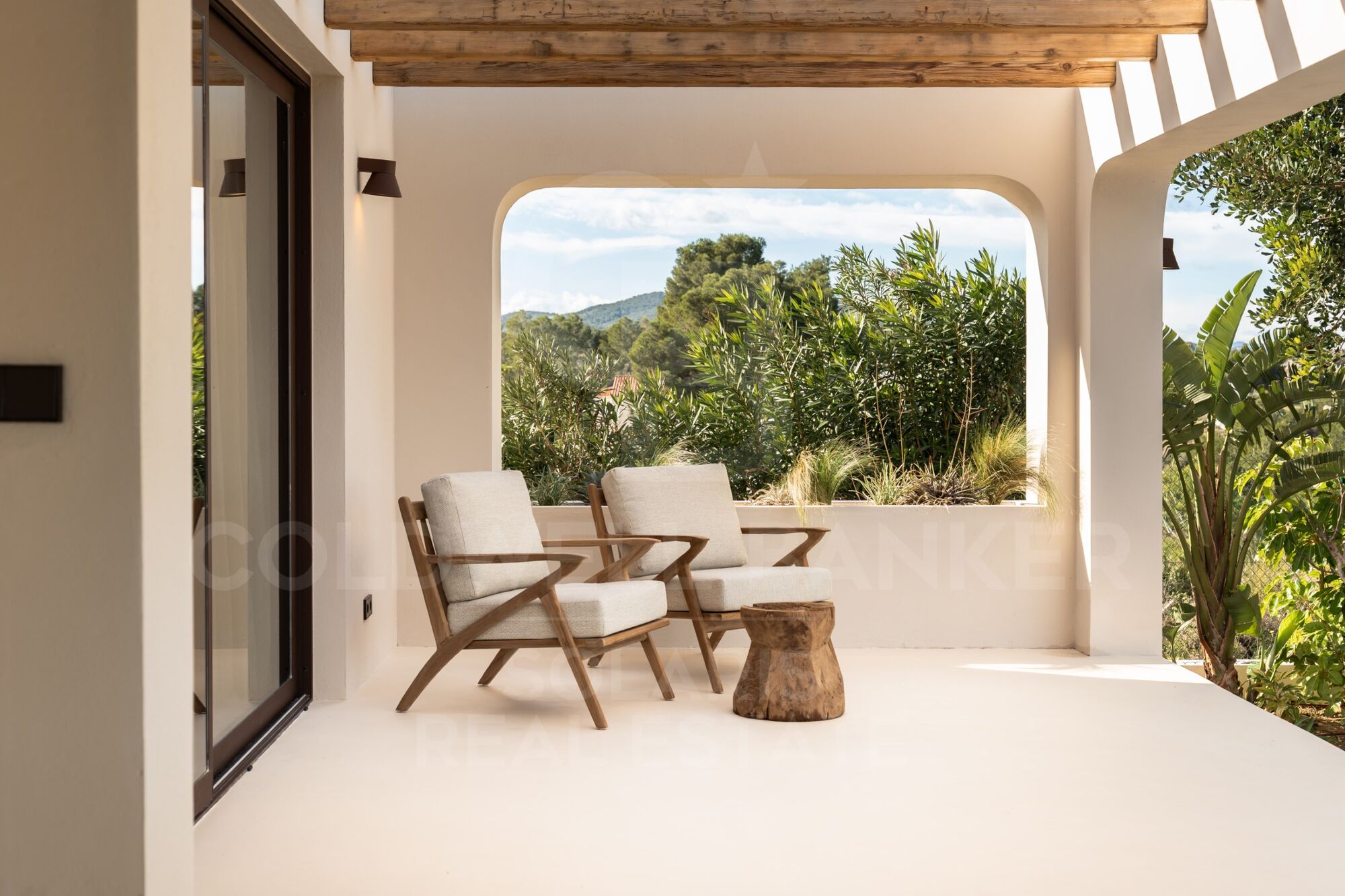 Exclusive renovated villa with panoramic views and absolute privacy in Jávea