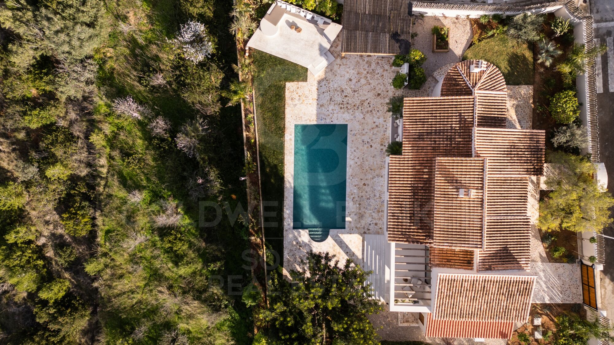 Villa exclusive rénovée avec vue panoramique et une intimité absolue à Jávea