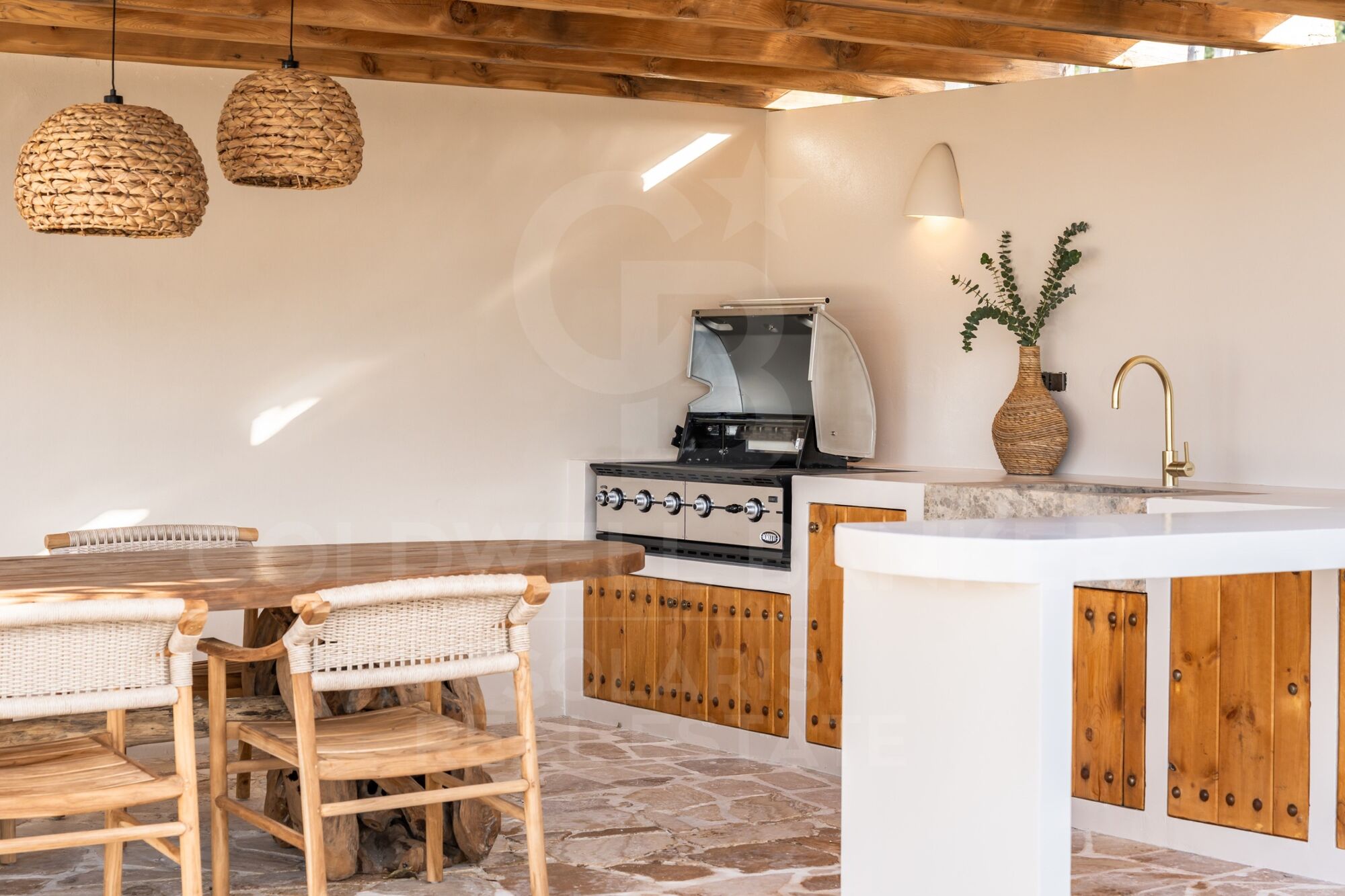 Exclusiva villa 'Casa Luz' renovada con vistas panorámicas y privacidad absoluta en Jávea