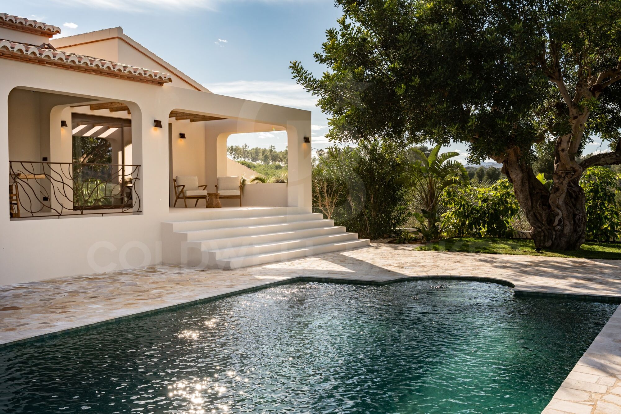 Exklusive renovierte Villa mit Panoramablick und absoluter Privatsphäre in Jávea