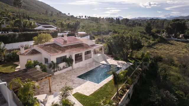 Exclusive renovated villa with panoramic views and absolute privacy in Jávea