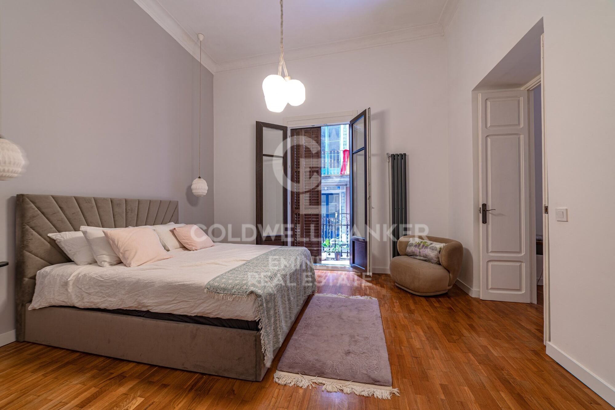 Exclusiva residencia reformada en El Born con vistas a Santa María del Mar